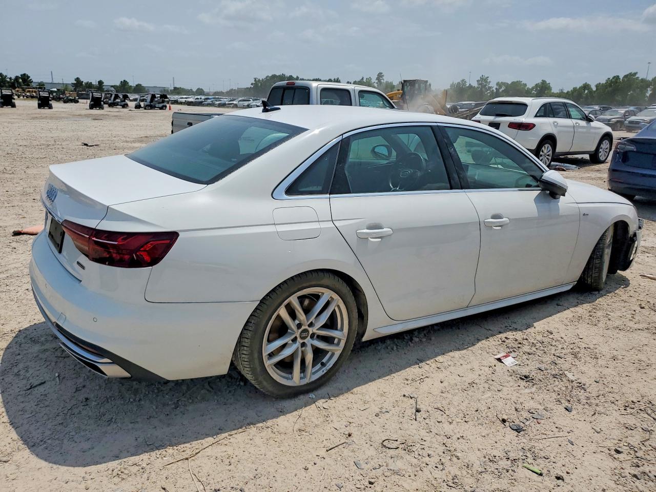 2024 Audi A4 Premium Plus 45 White vin: WAUEAAF43RN014071