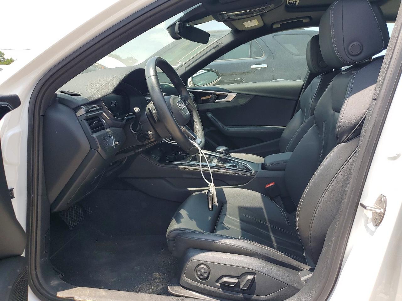 2024 Audi A4 Premium Plus 45 White vin: WAUEAAF43RN014071