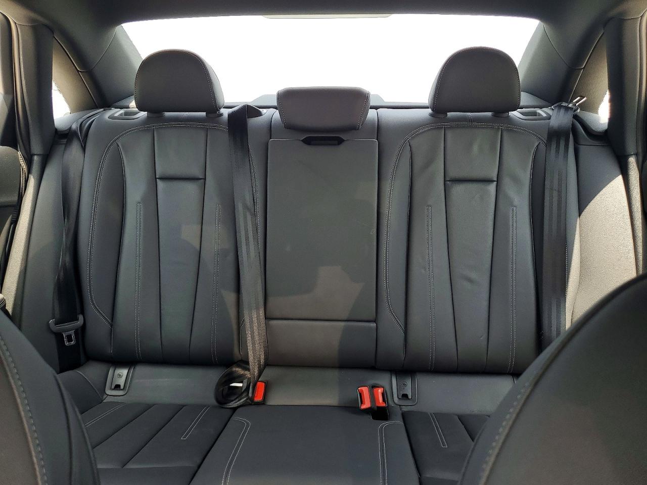 2024 Audi A4 Premium Plus 45 White vin: WAUEAAF43RN014071