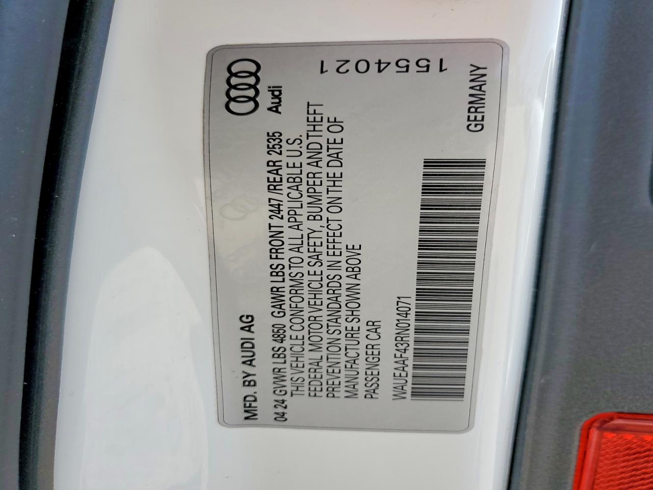 2024 Audi A4 Premium Plus 45 White vin: WAUEAAF43RN014071