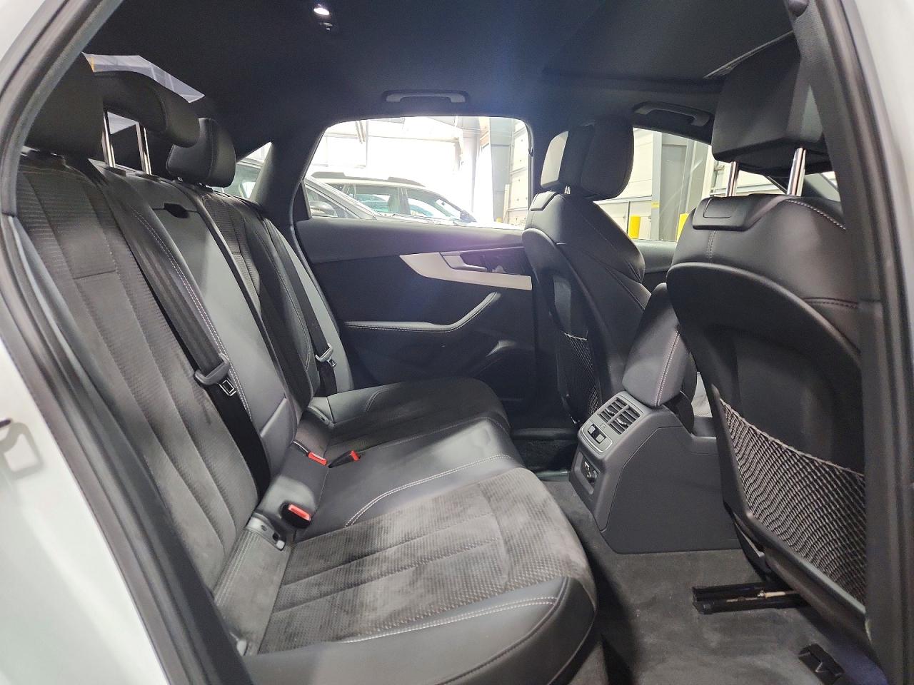 2021 Audi A4 Premium Plus 45 White vin: WAUEAAF44MN007025