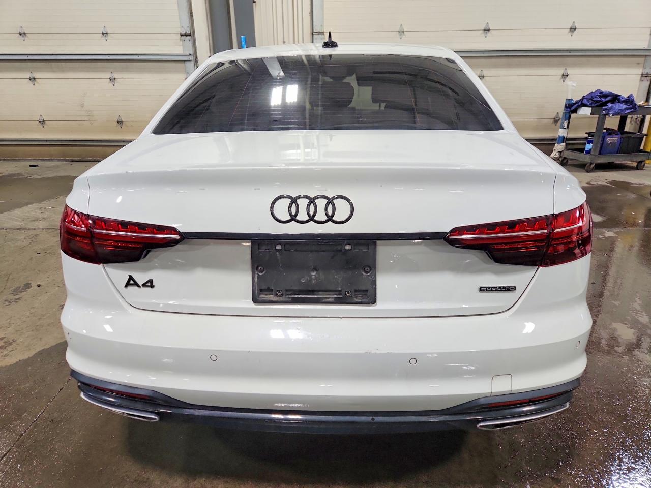 2021 Audi A4 Premium Plus 45 White vin: WAUEAAF44MN007025