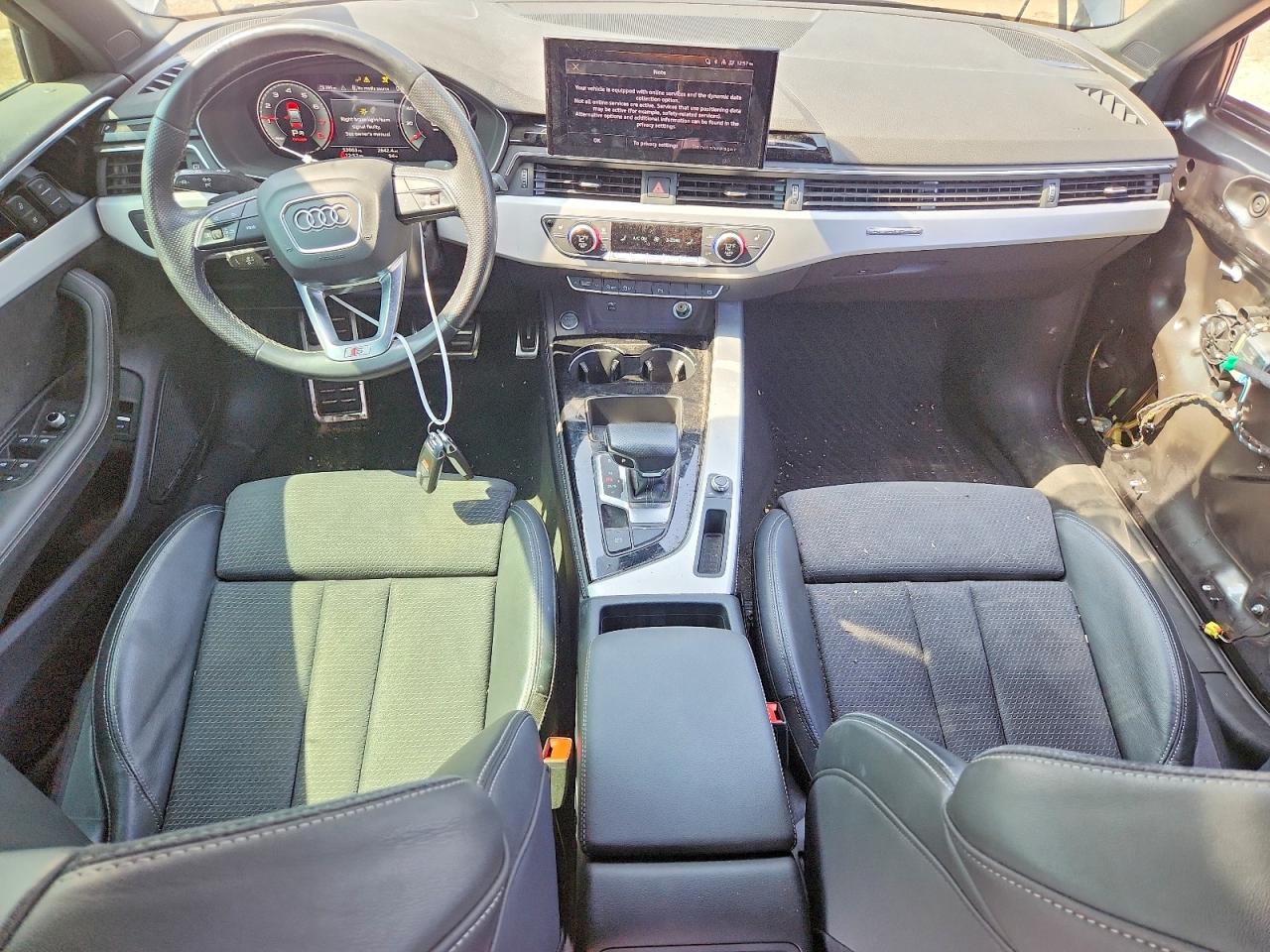 2022 Audi A4 Premium Plus 45 Gray vin: WAUEAAF44NN006538