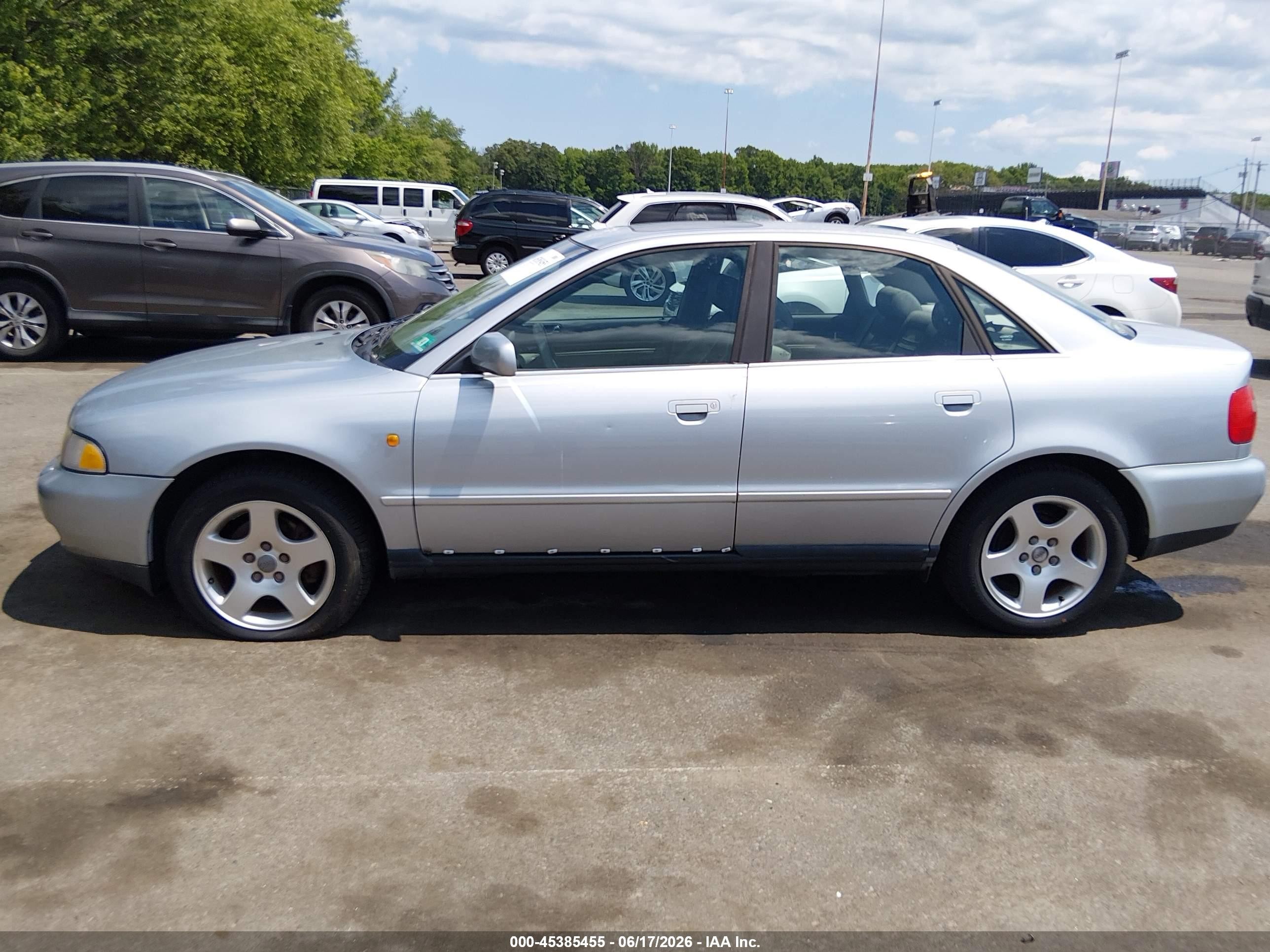 1999 Audi A4 2.8 Серебряный vin: WAUED28D6XA026424