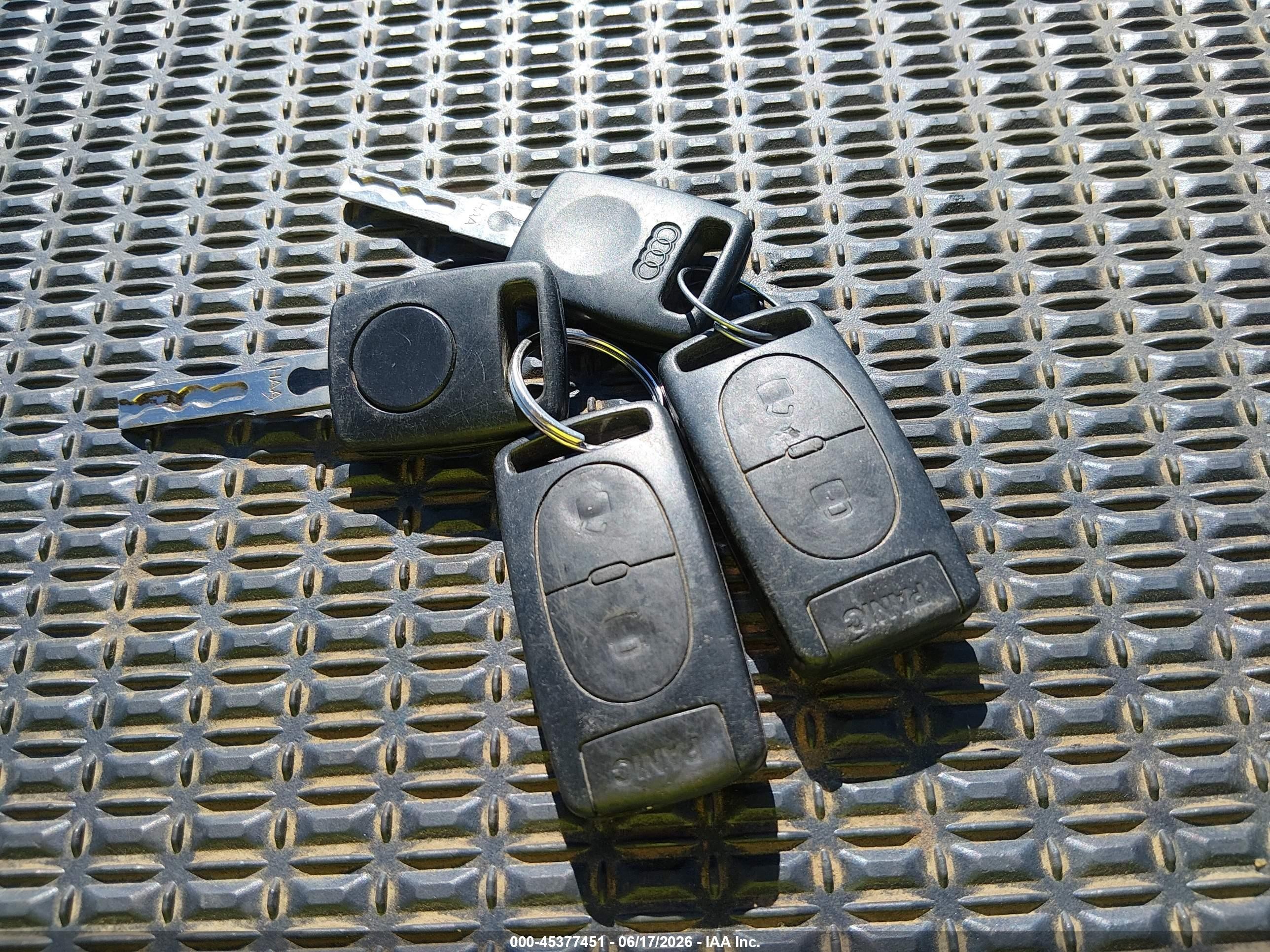 1998 Audi A4 2.8 (a5) Quattro/2.8 (m5) Quattro Silver vin: WAUED68D7WA004566