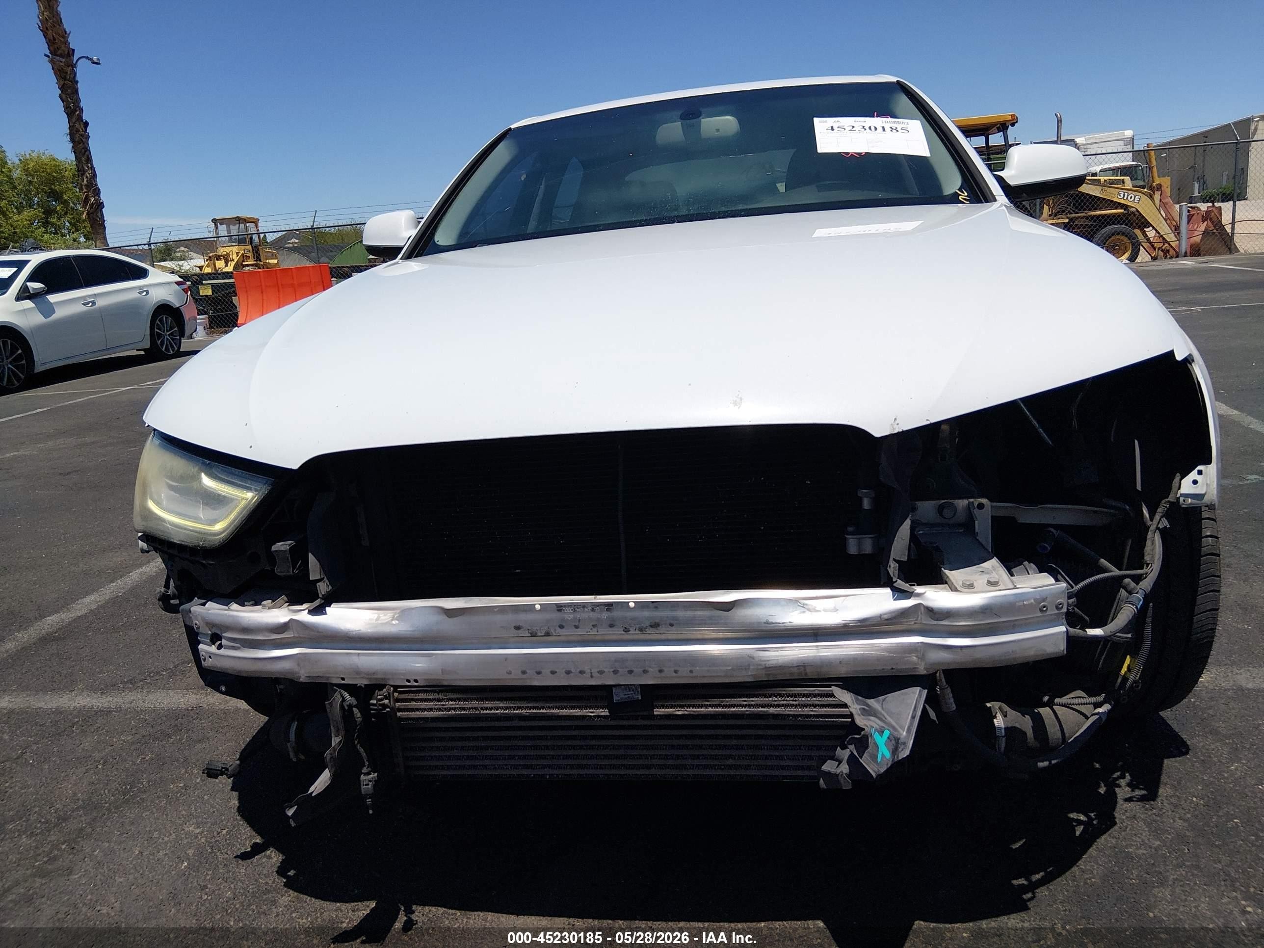 2014 Audi A4 2.0t Premium White vin: WAUEFAFL0EN007372