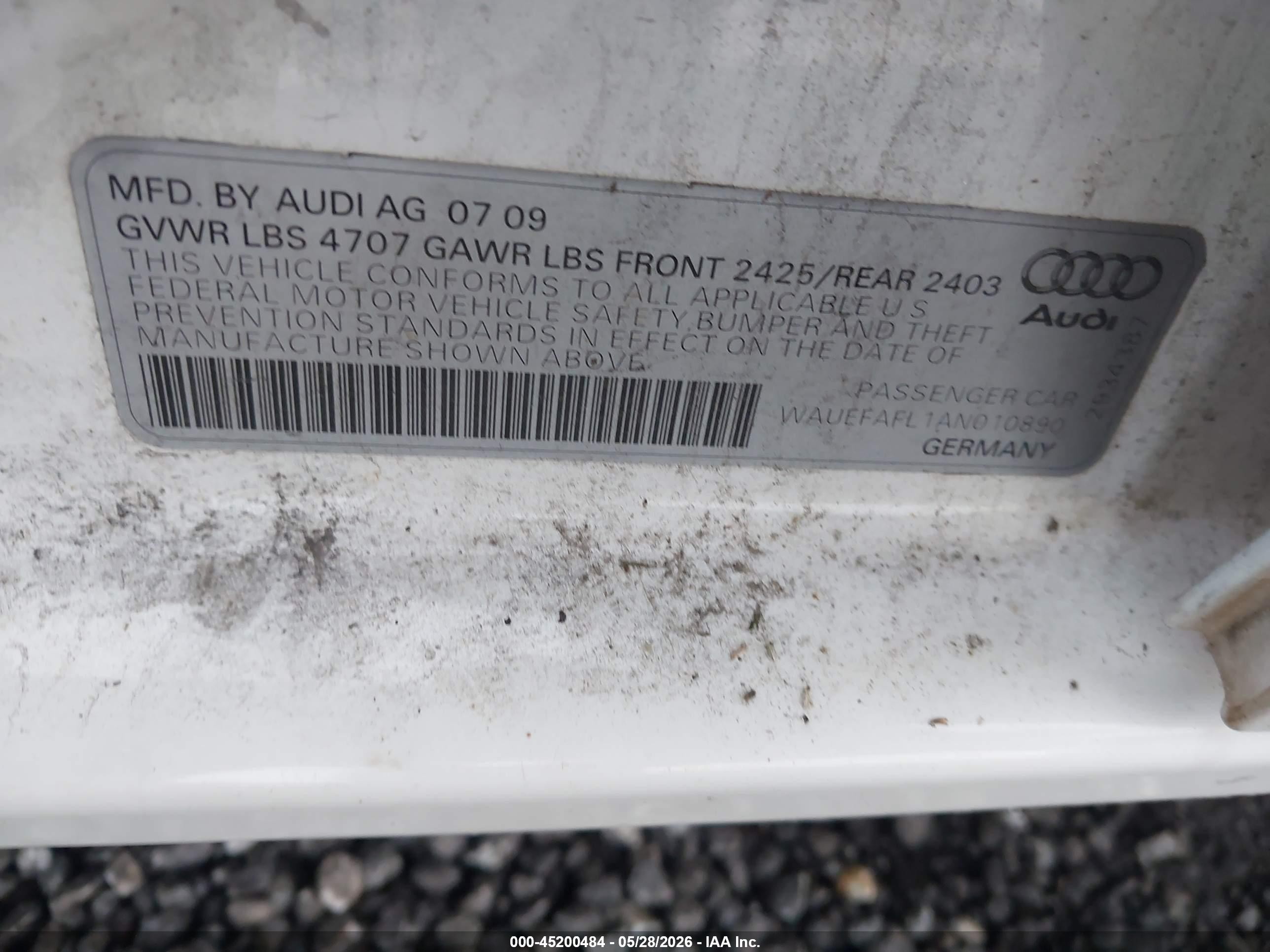 2010 Audi A4 2.0t Premium White vin: WAUEFAFL1AN010890