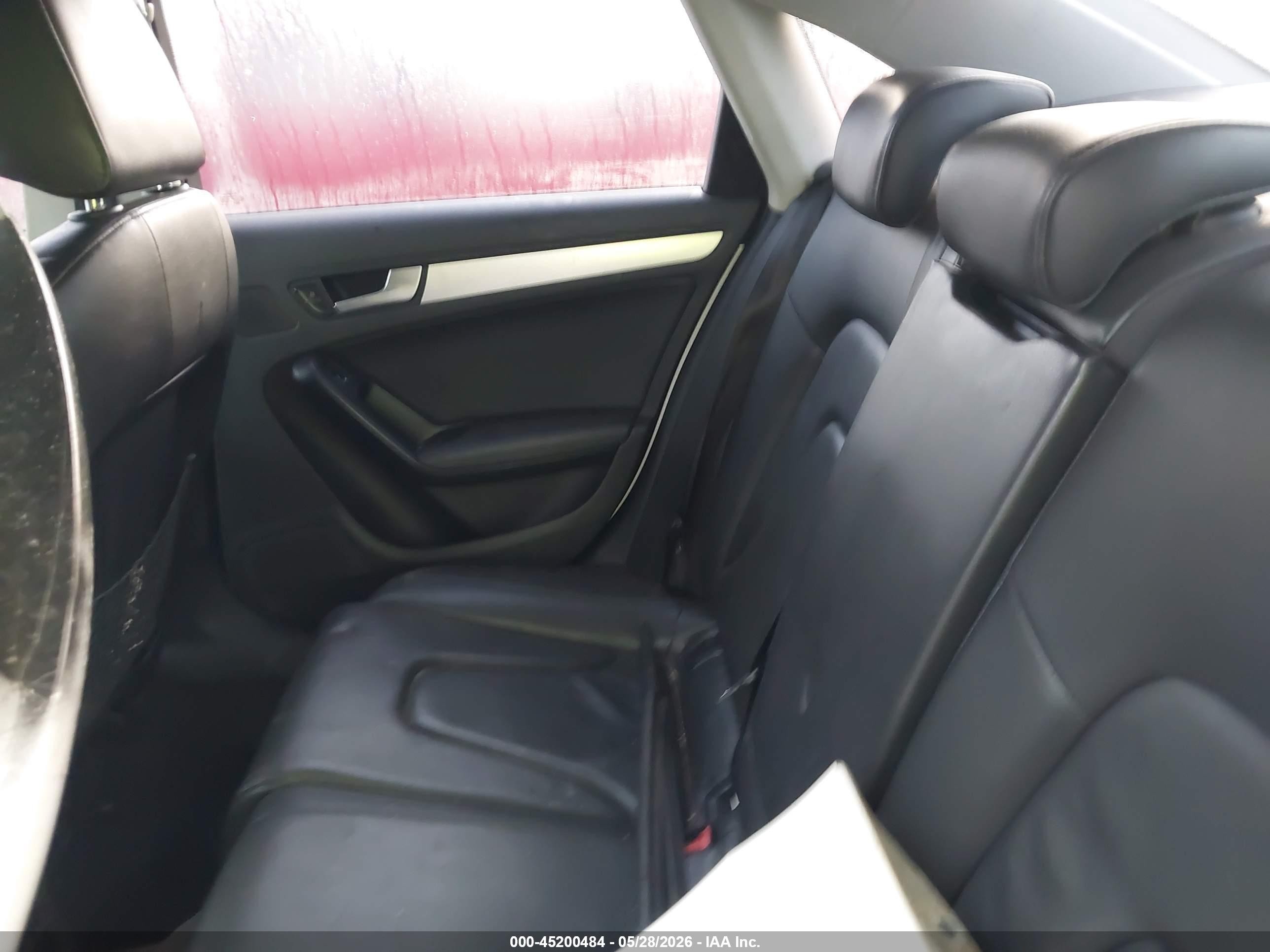 2010 Audi A4 2.0t Premium White vin: WAUEFAFL1AN010890