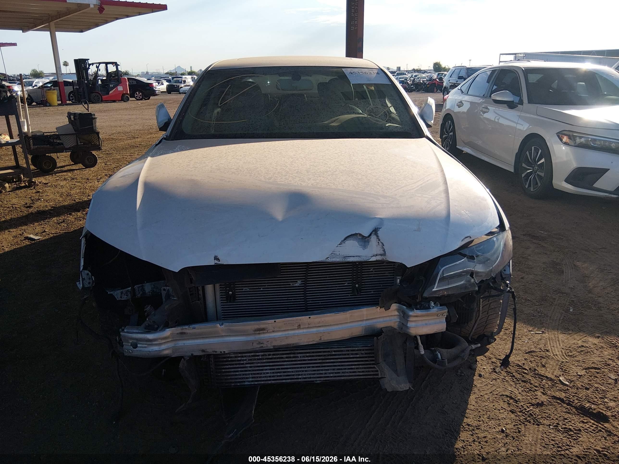 2010 Audi A4 2.0t Premium White vin: WAUEFAFL2AN057118