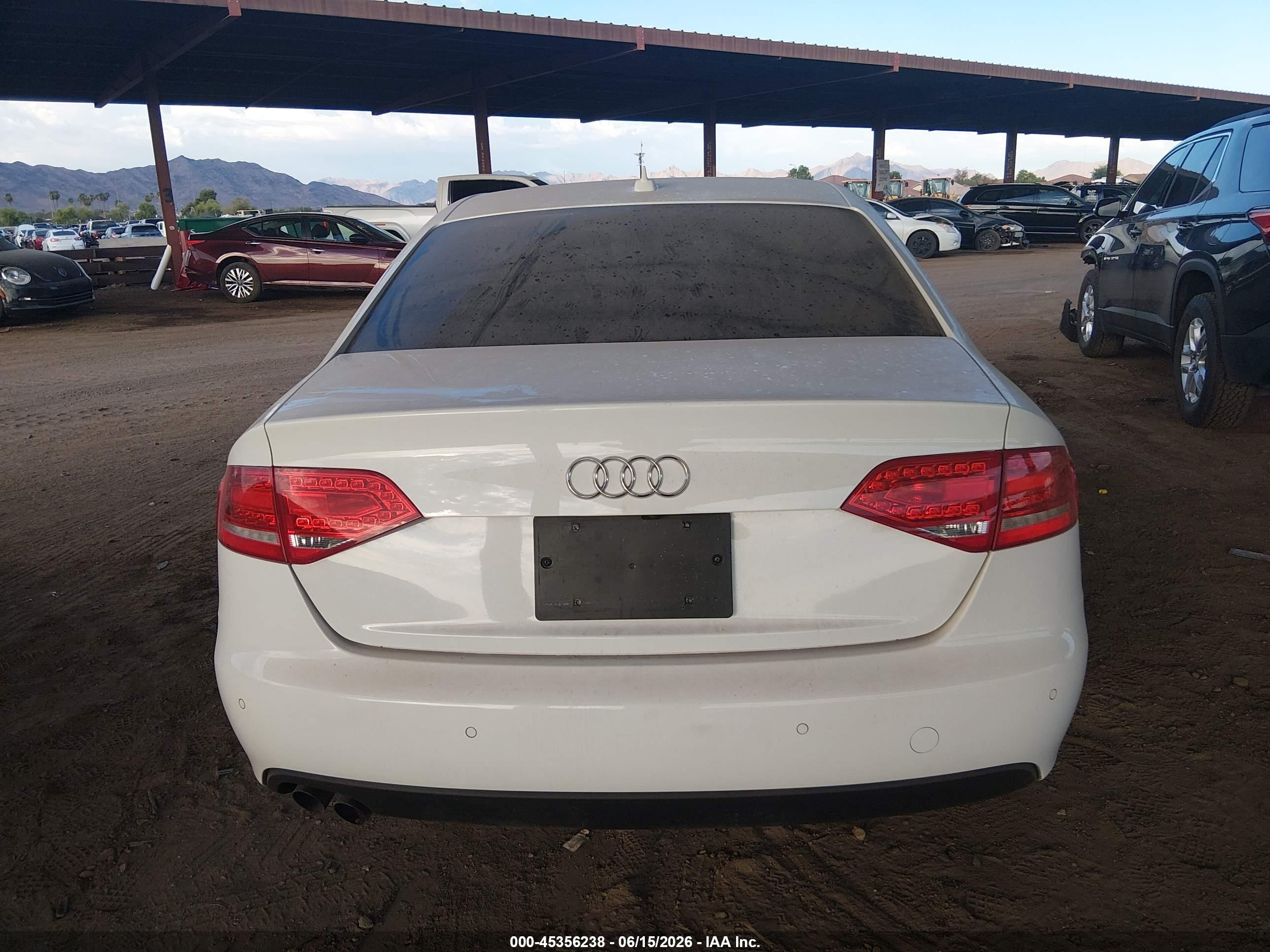 2010 Audi A4 2.0t Premium White vin: WAUEFAFL2AN057118