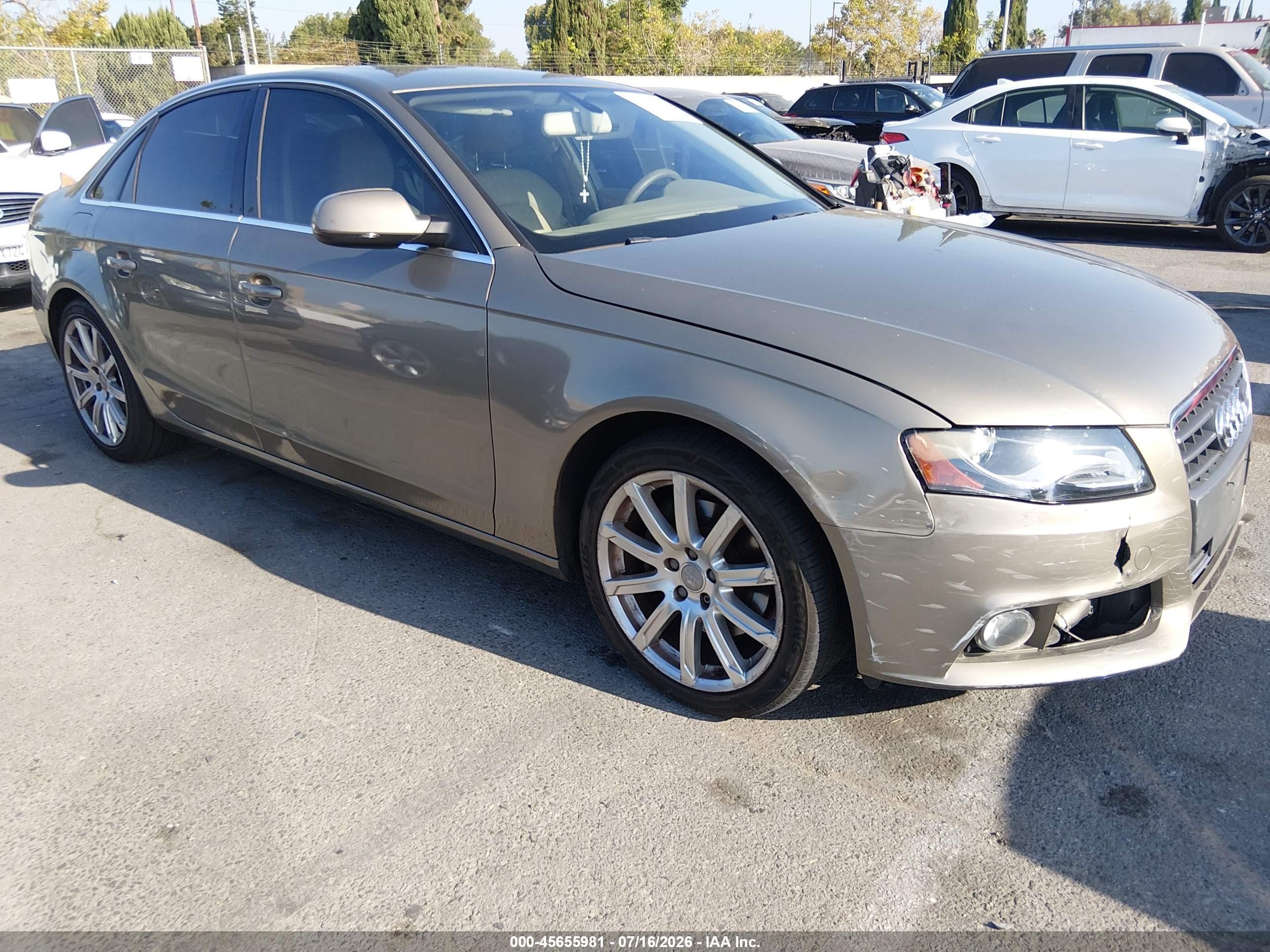 2010 Audi A4 2.0t Premium Золотой vin: WAUEFAFL2AN059032
