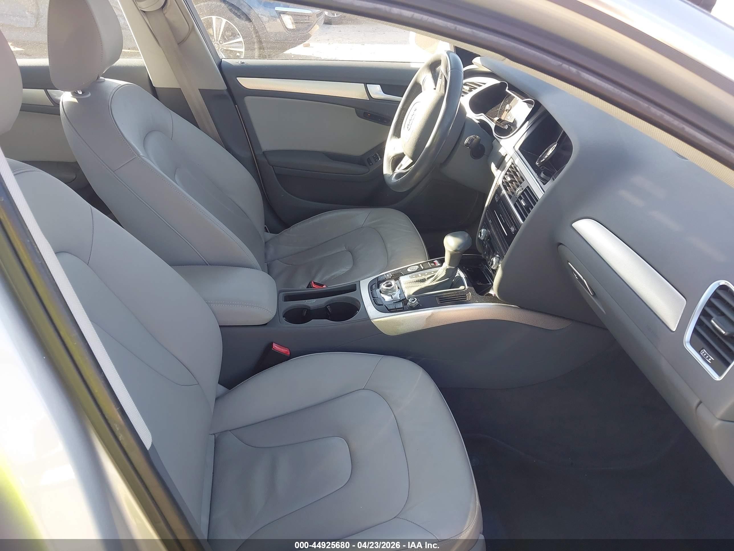 2014 Audi A4 2.0t Premium Silver vin: WAUEFAFL2EN035187