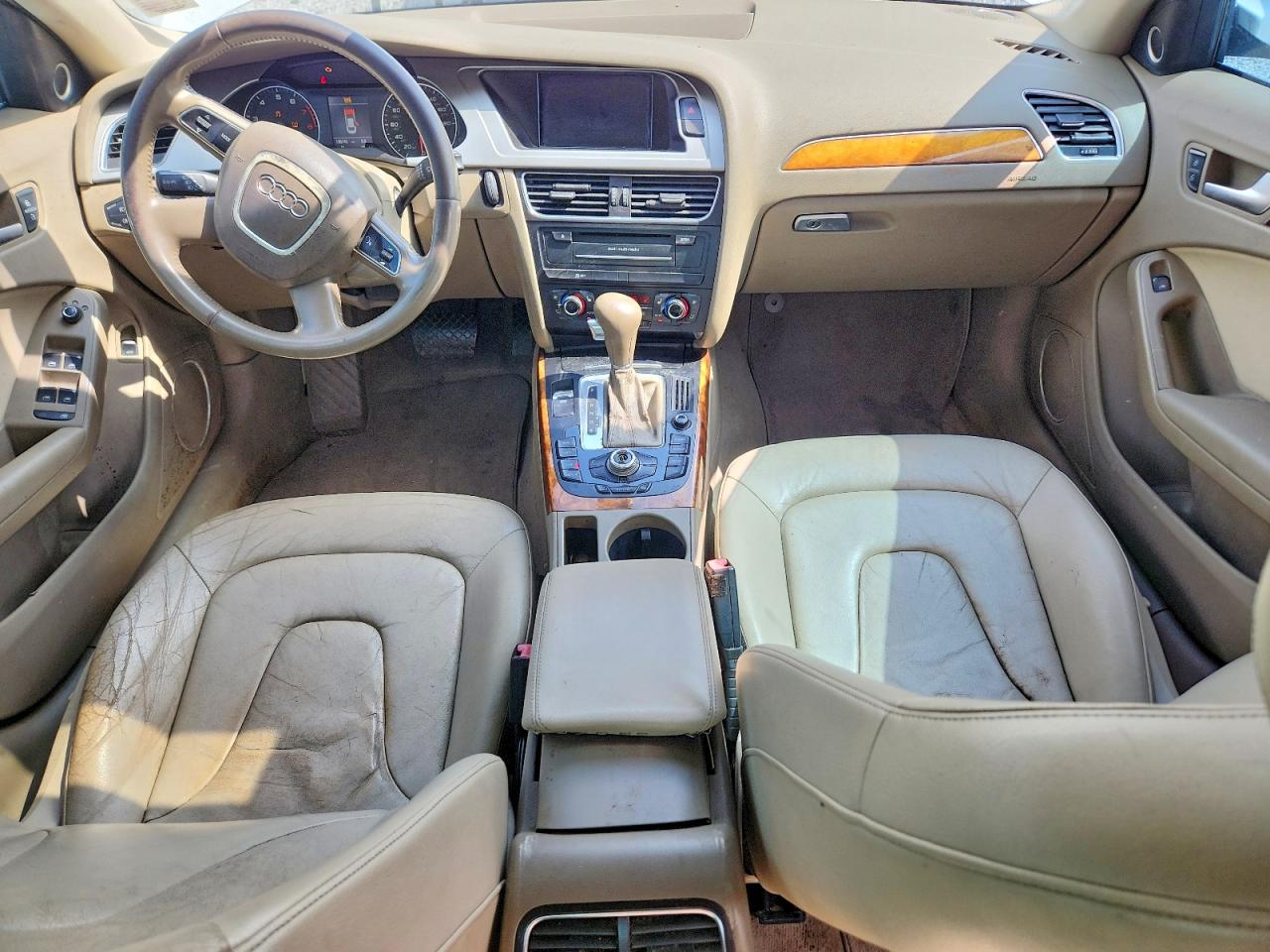 2011 Audi A4 Premium Plus Белый vin: WAUEFAFL4BN056795