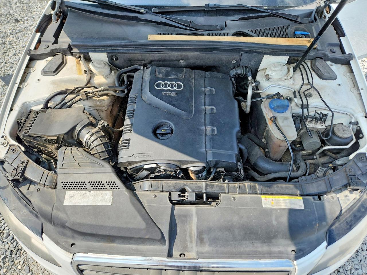 2011 Audi A4 Premium Plus Белый vin: WAUEFAFL4BN056795