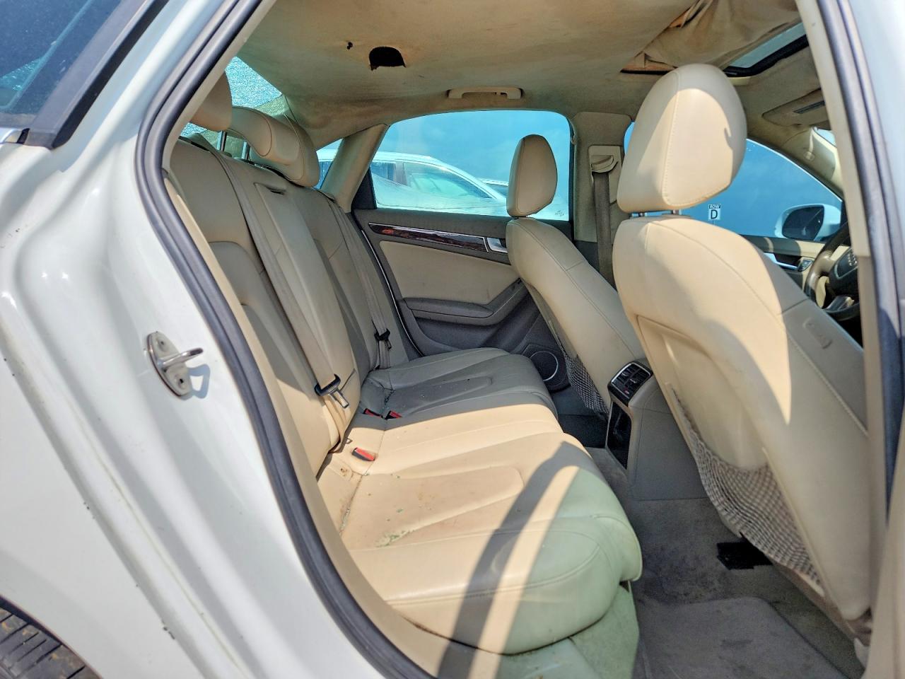 2011 Audi A4 Premium Plus Белый vin: WAUEFAFL4BN056795
