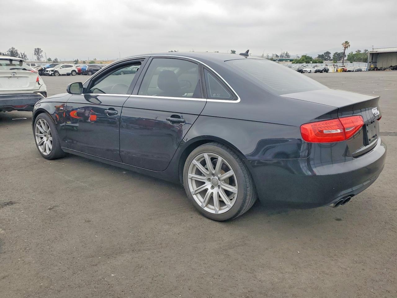 2013 Audi A4 Premium Plus Черный vin: WAUEFAFL4DN016204