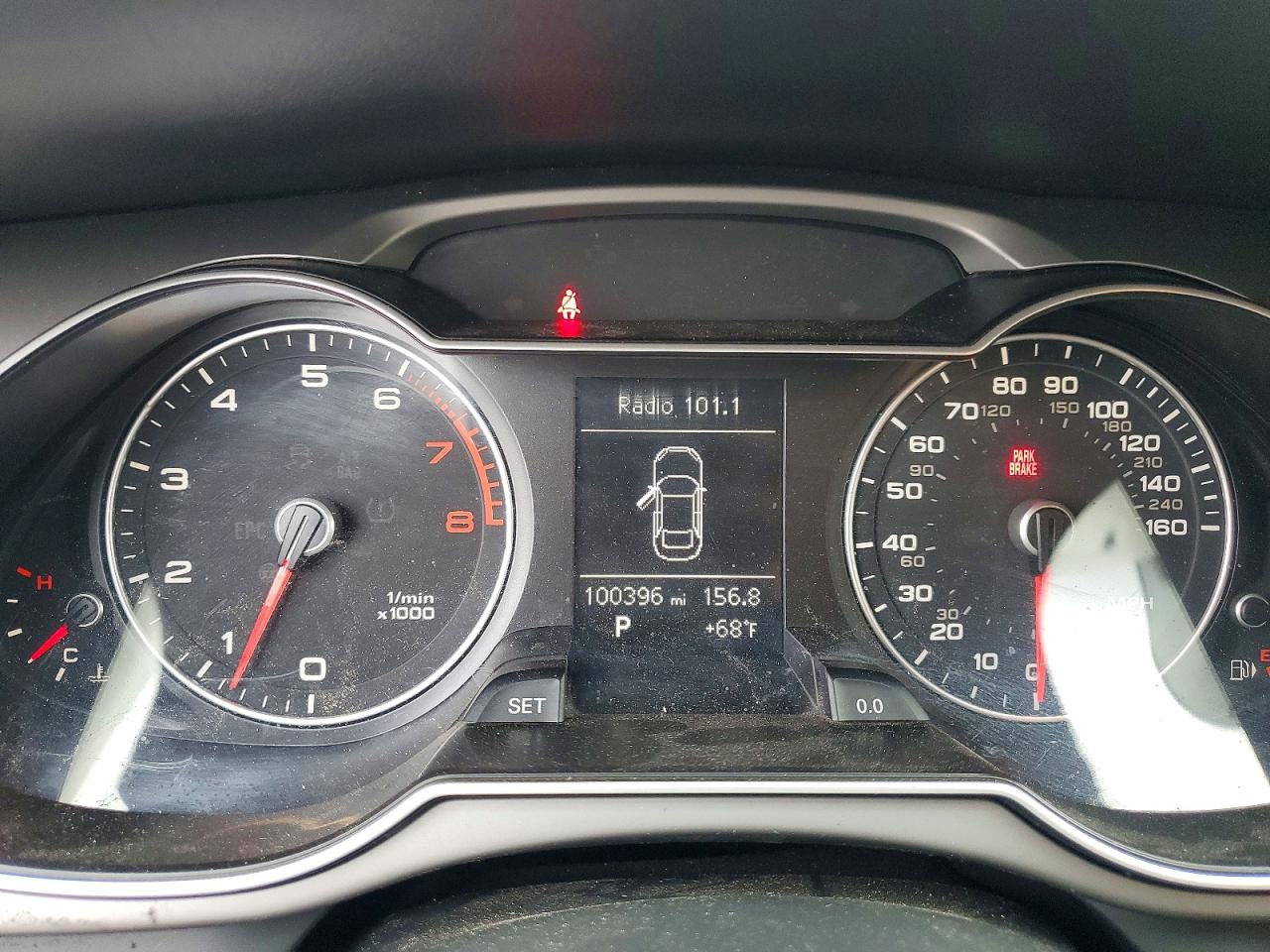 2013 Audi A4 Premium Plus Черный vin: WAUEFAFL4DN016204