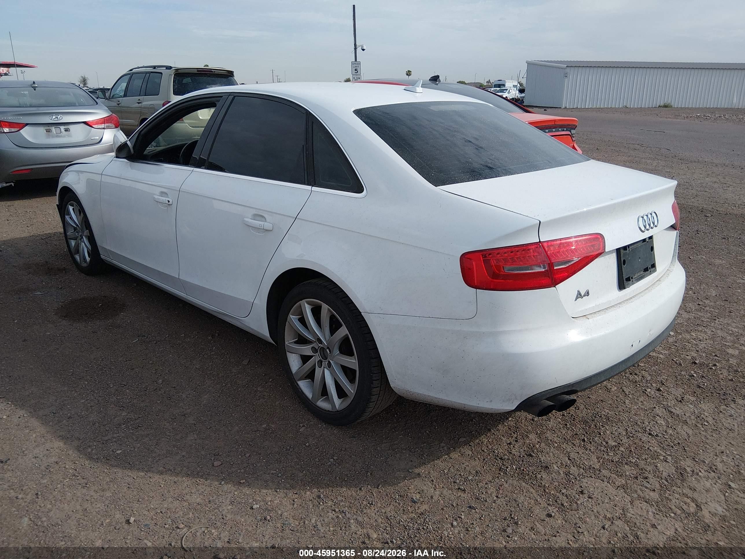 2013 Audi A4 2.0t Premium White vin: WAUEFAFL6DA164975