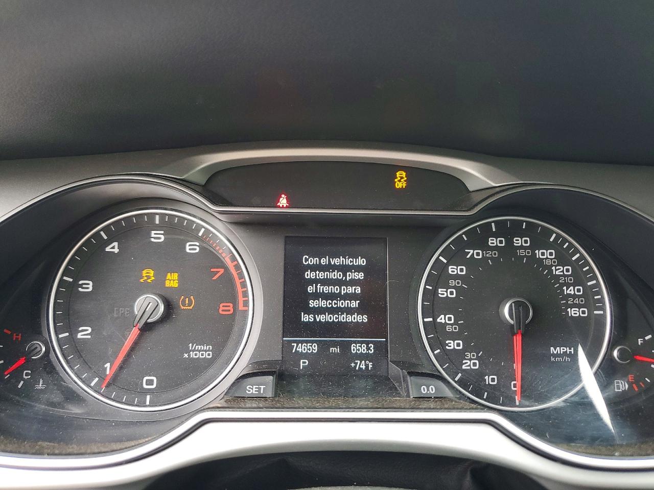 2015 Audi A4 Premium Plus Серебряный vin: WAUEFAFL6FN040443