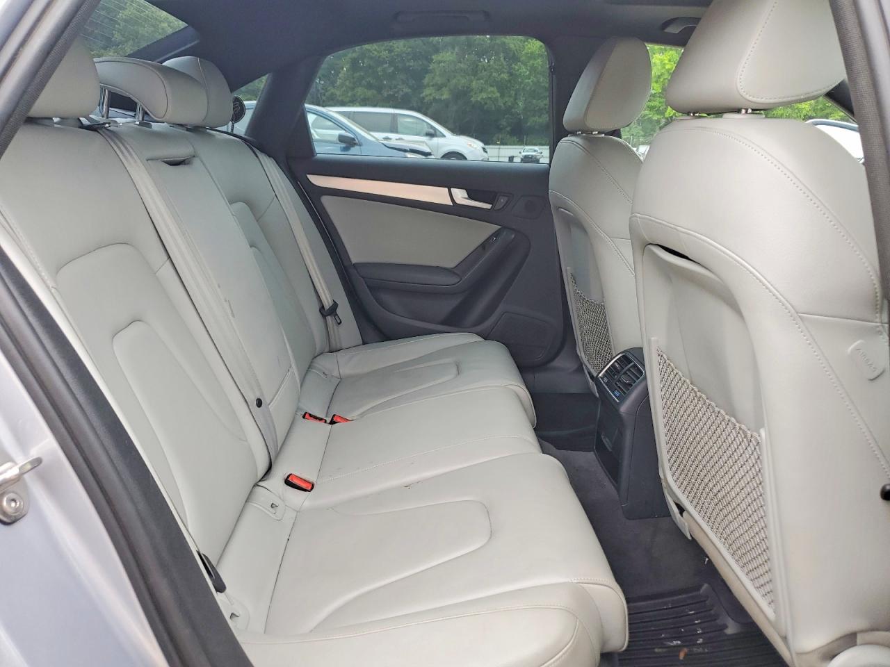 2015 Audi A4 Premium Plus Серебряный vin: WAUEFAFL6FN040443