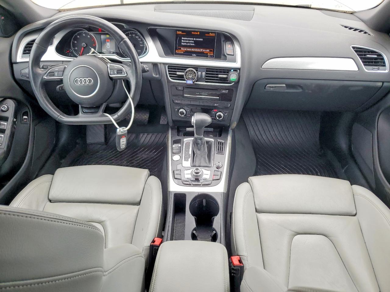 2015 Audi A4 Premium Plus Серебряный vin: WAUEFAFL6FN040443