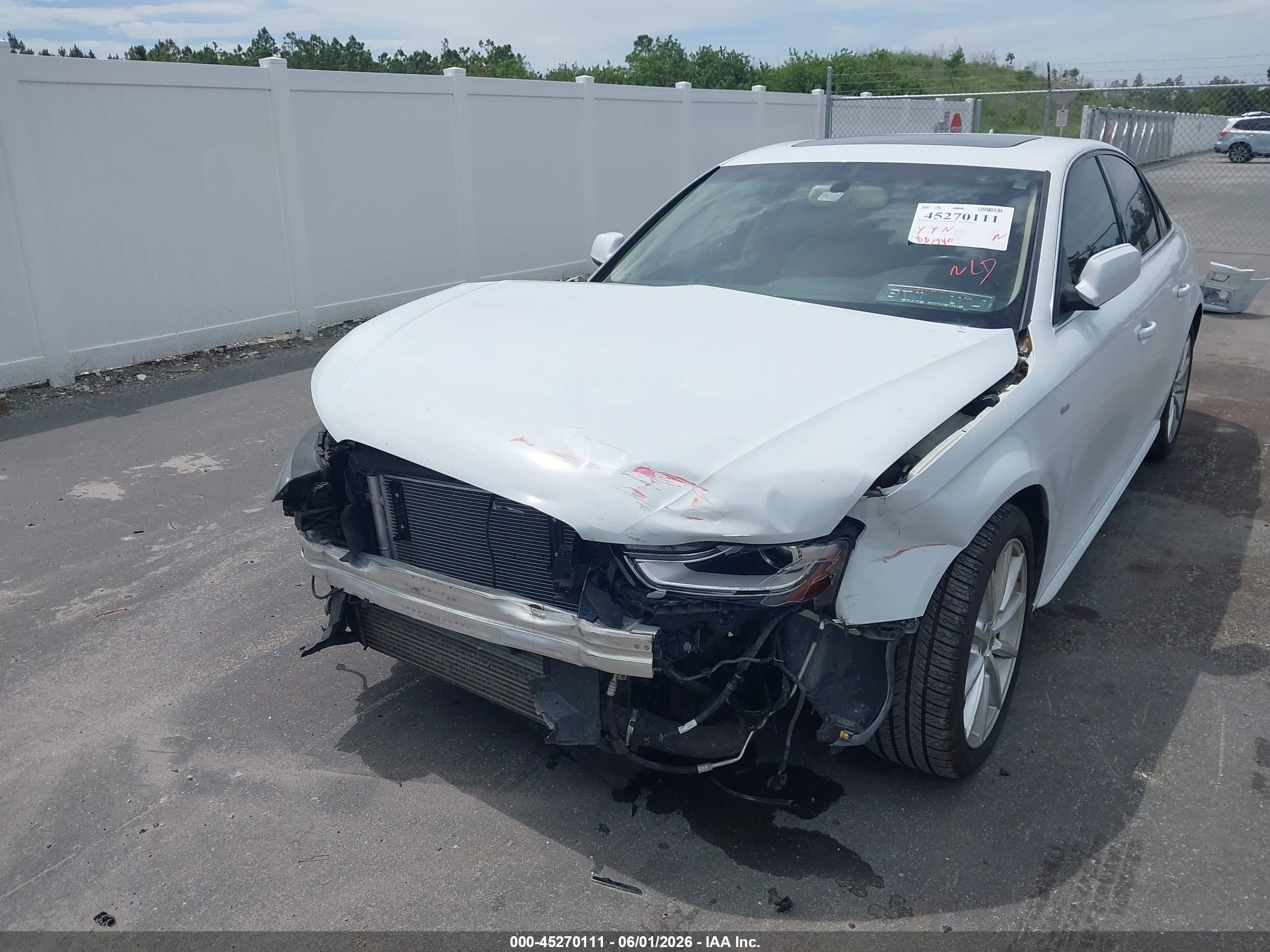 2015 Audi A4 2.0t Premium White vin: WAUEFAFL7FN016717
