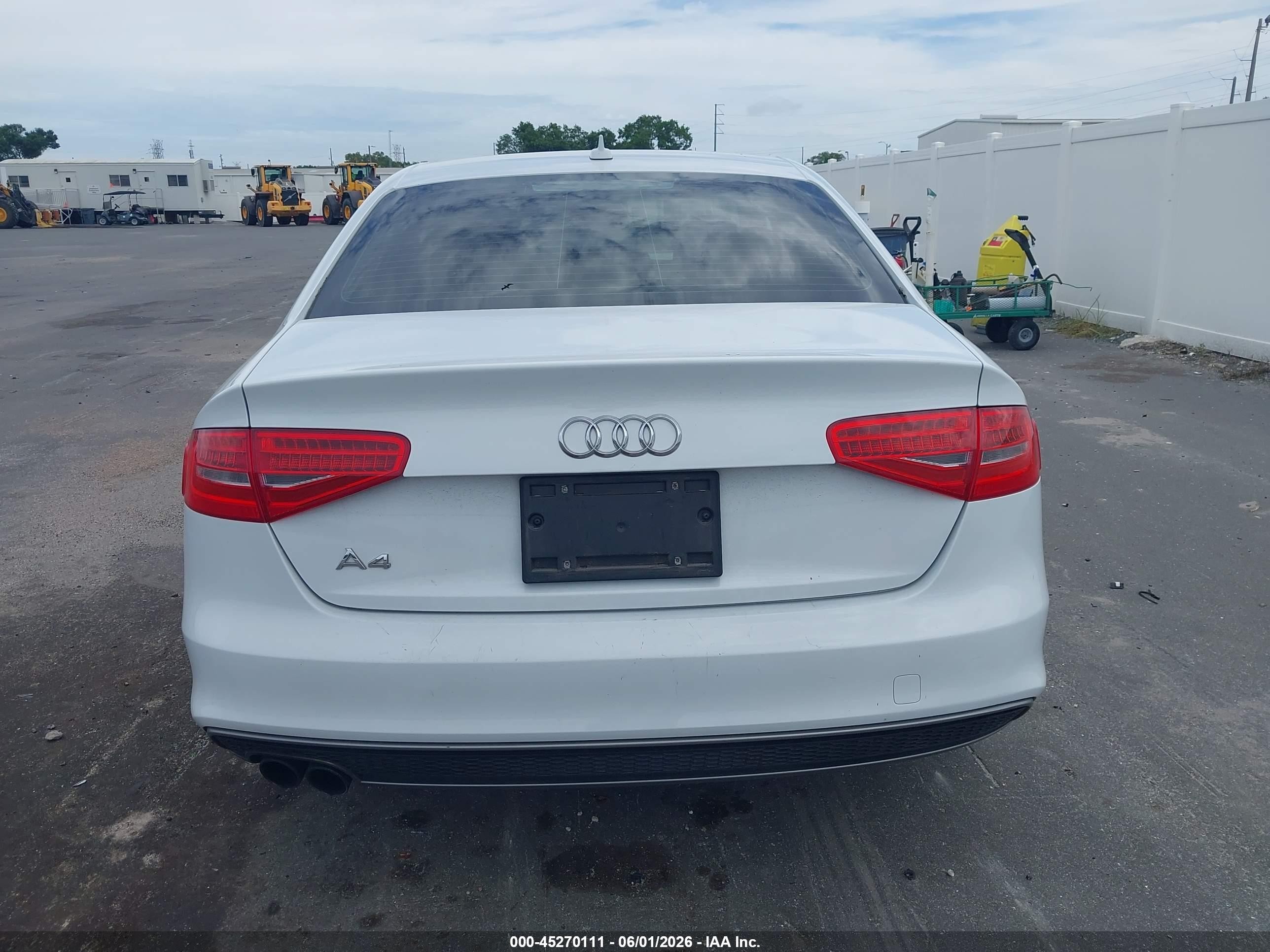 2015 Audi A4 2.0t Premium White vin: WAUEFAFL7FN016717