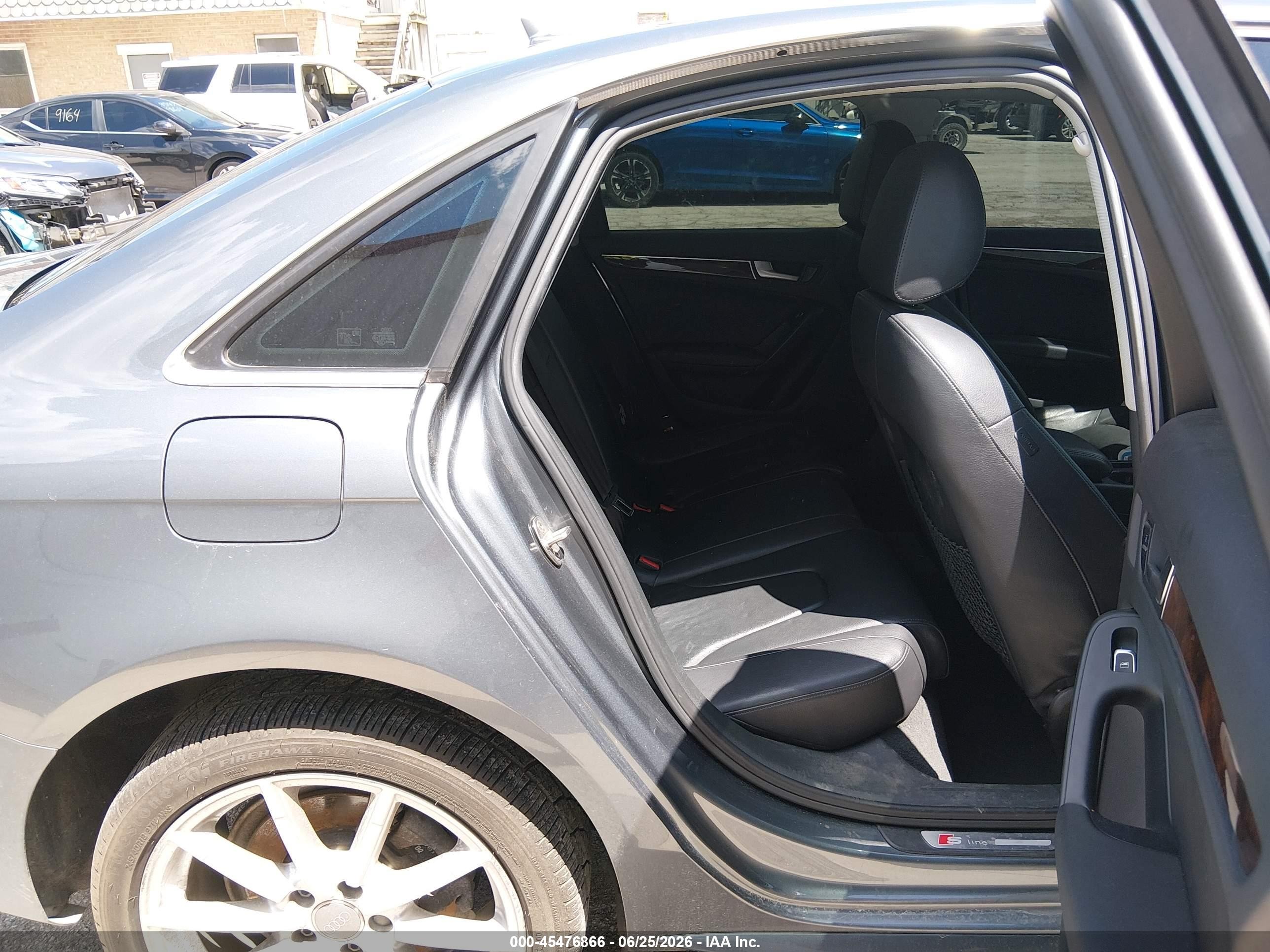 2014 Audi A4 2.0t Premium Серебряный vin: WAUEFAFL8EN009533