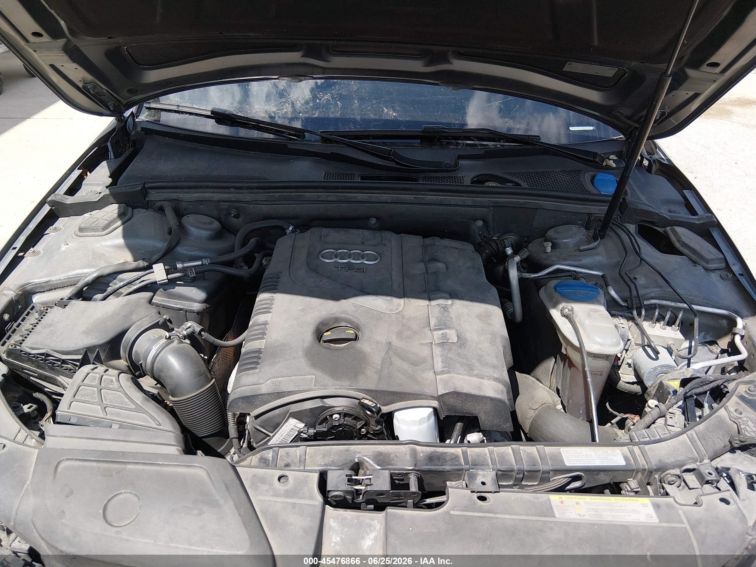 2014 Audi A4 2.0t Premium Серебряный vin: WAUEFAFL8EN009533