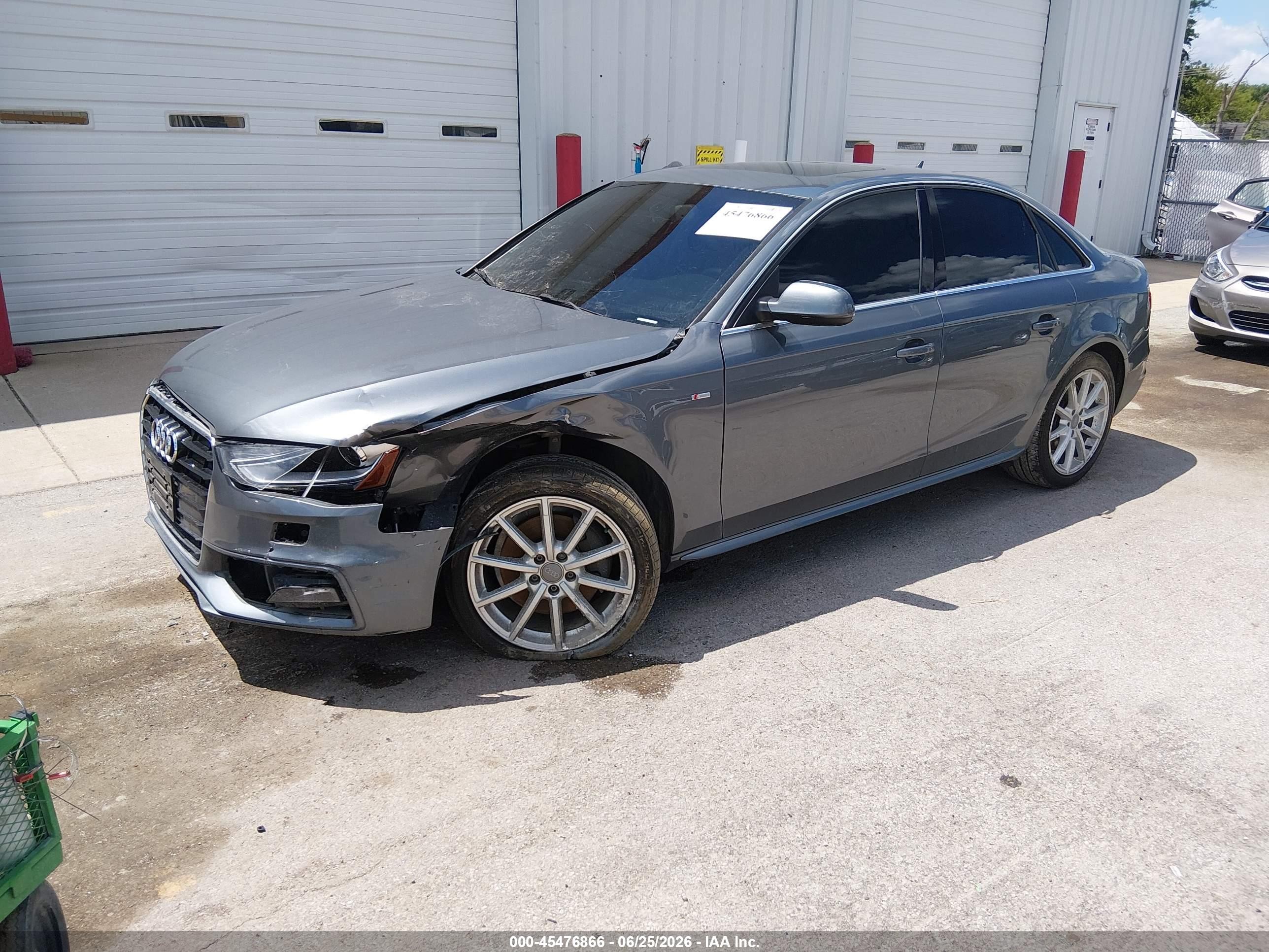 2014 Audi A4 2.0t Premium Серебряный vin: WAUEFAFL8EN009533