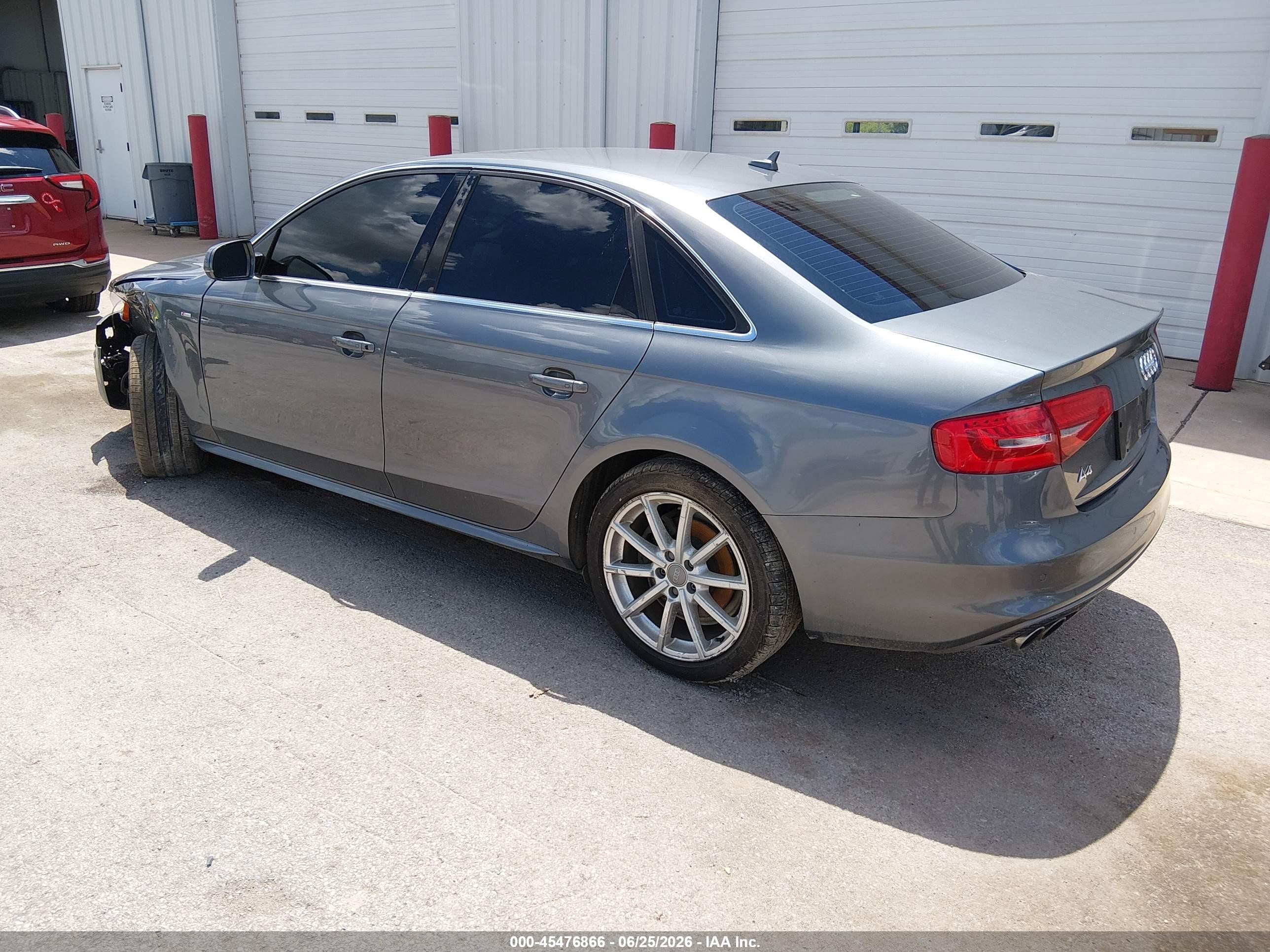 2014 Audi A4 2.0t Premium Серебряный vin: WAUEFAFL8EN009533