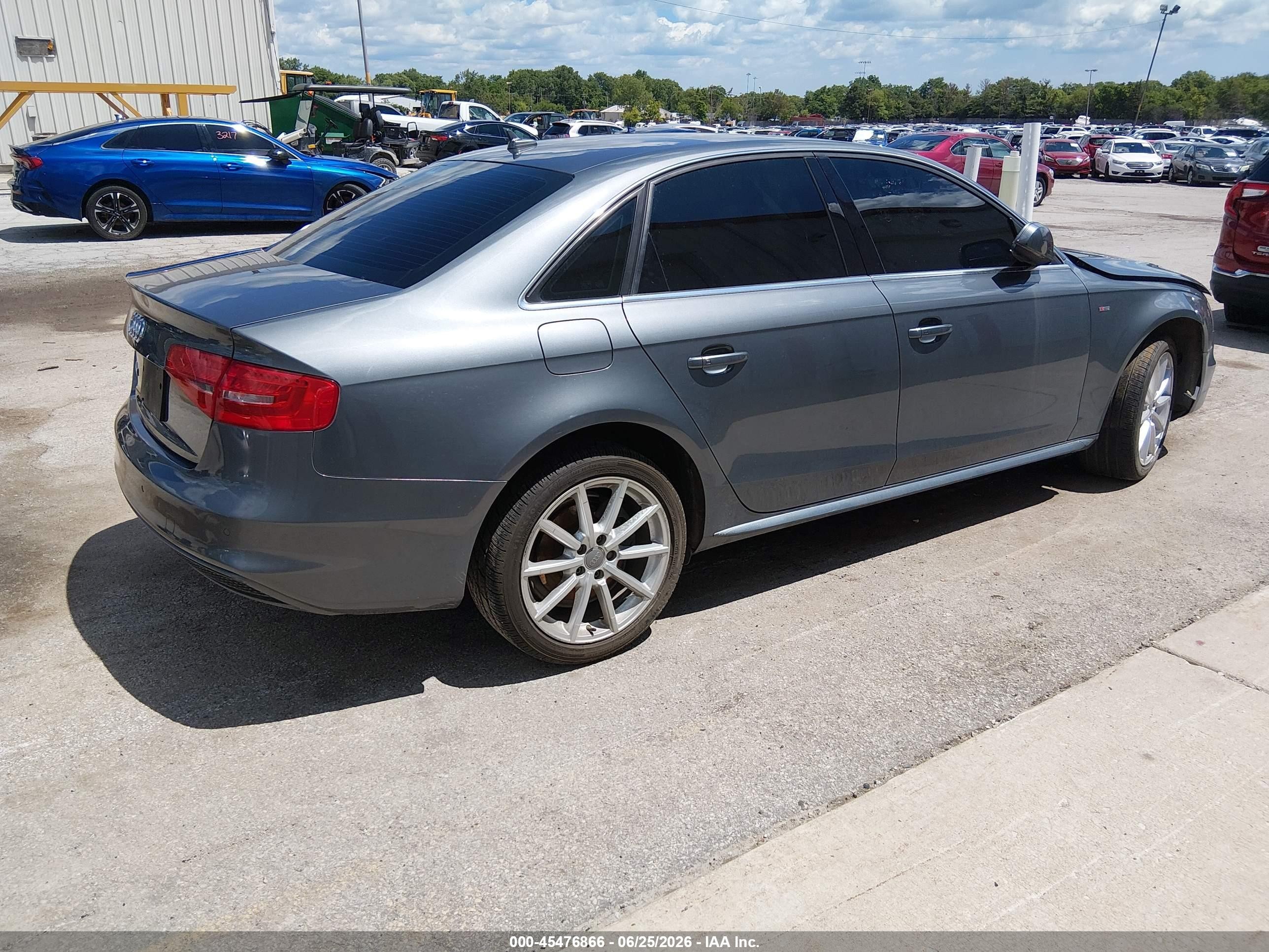 2014 Audi A4 2.0t Premium Серебряный vin: WAUEFAFL8EN009533