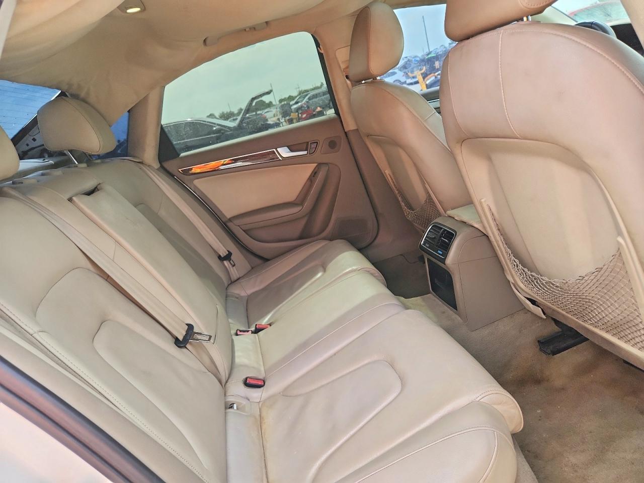 2011 Audi A4 Premium Plus White vin: WAUEFAFLXBN039449