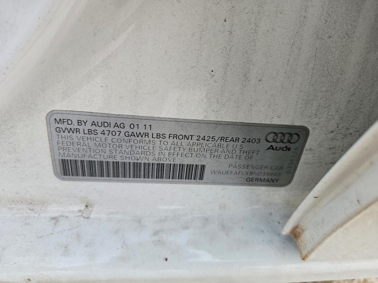2011 Audi A4 Premium Plus White vin: WAUEFAFLXBN039449