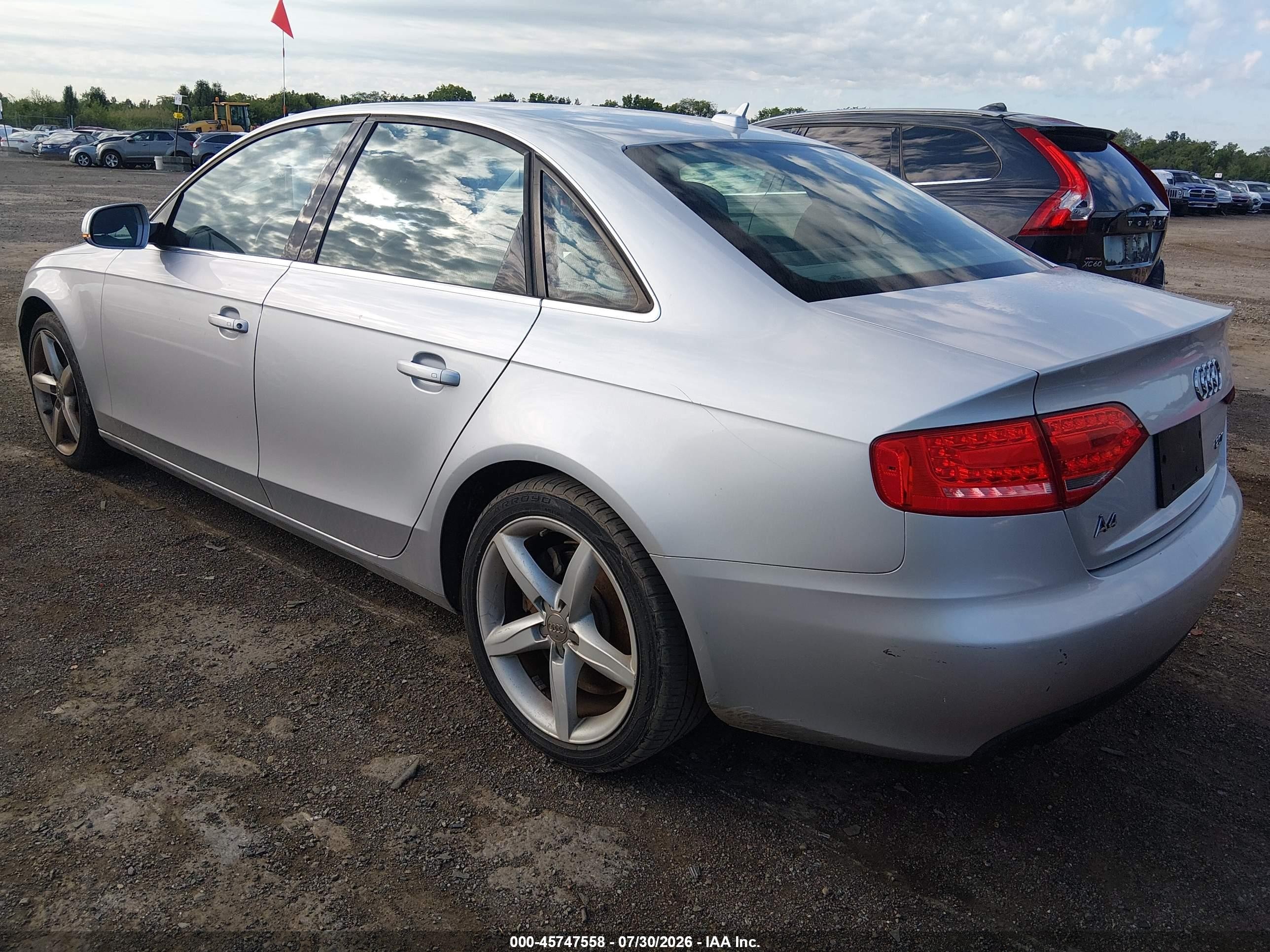 2011 Audi A4 2.0t Premium Plus Silver vin: WAUEFAFLXBN046904