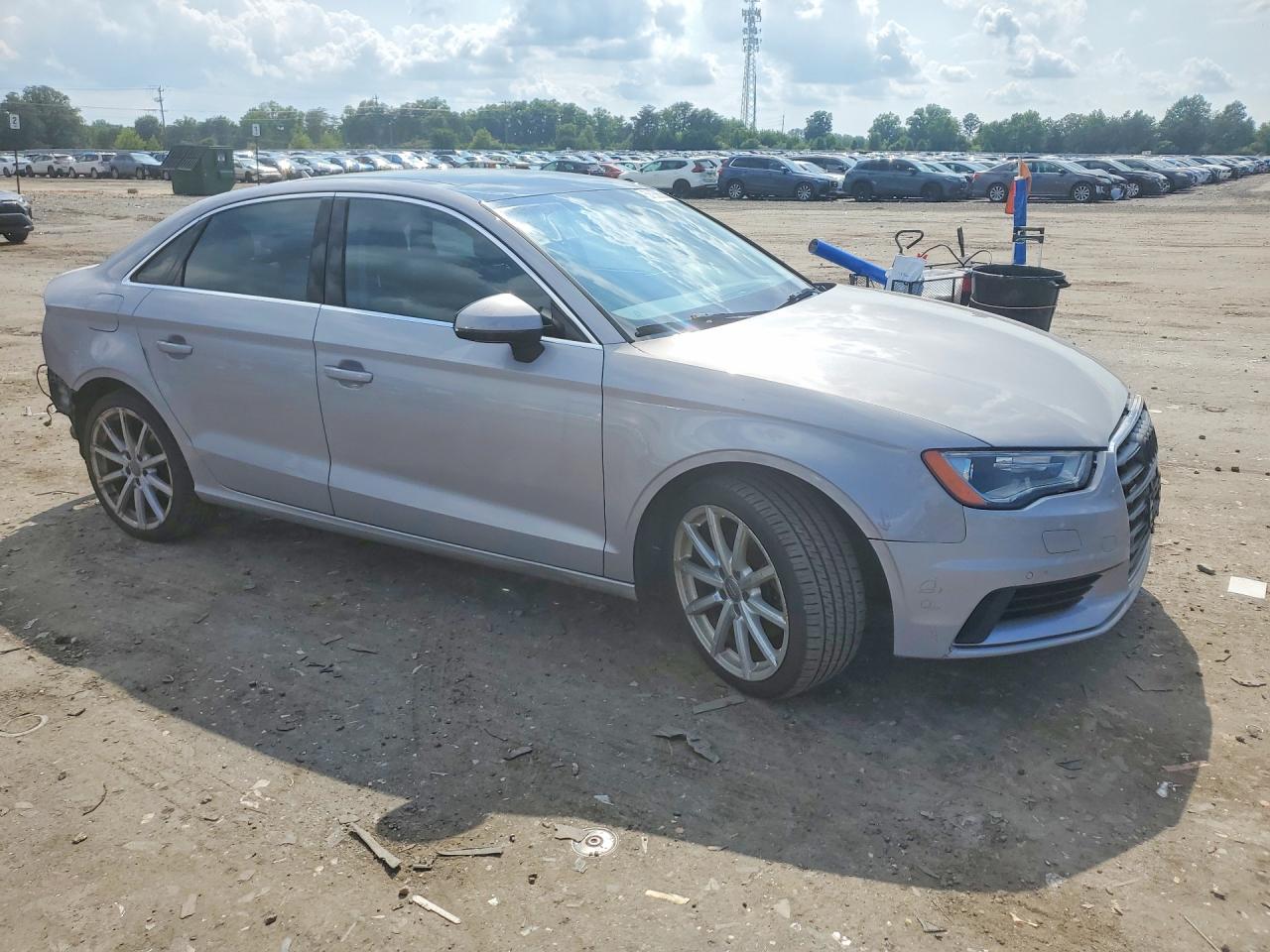 2015 Audi A3 Premium Plus Серебряный vin: WAUEFGFF1F1085231