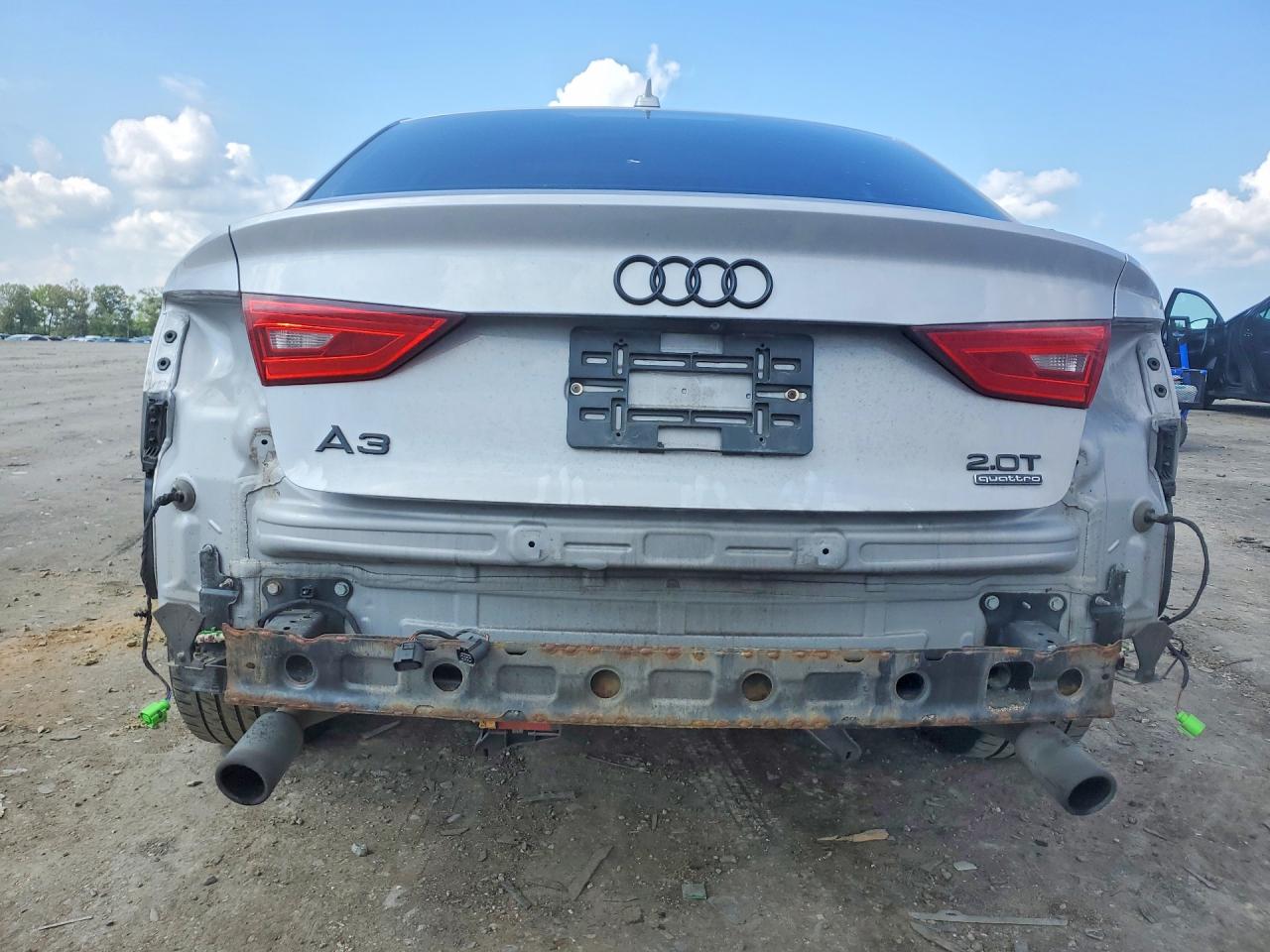 2015 Audi A3 Premium Plus Серебряный vin: WAUEFGFF1F1085231