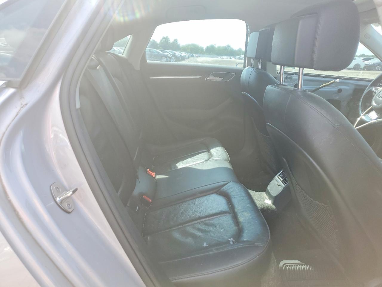 2015 Audi A3 Premium Plus Серебряный vin: WAUEFGFF1F1085231