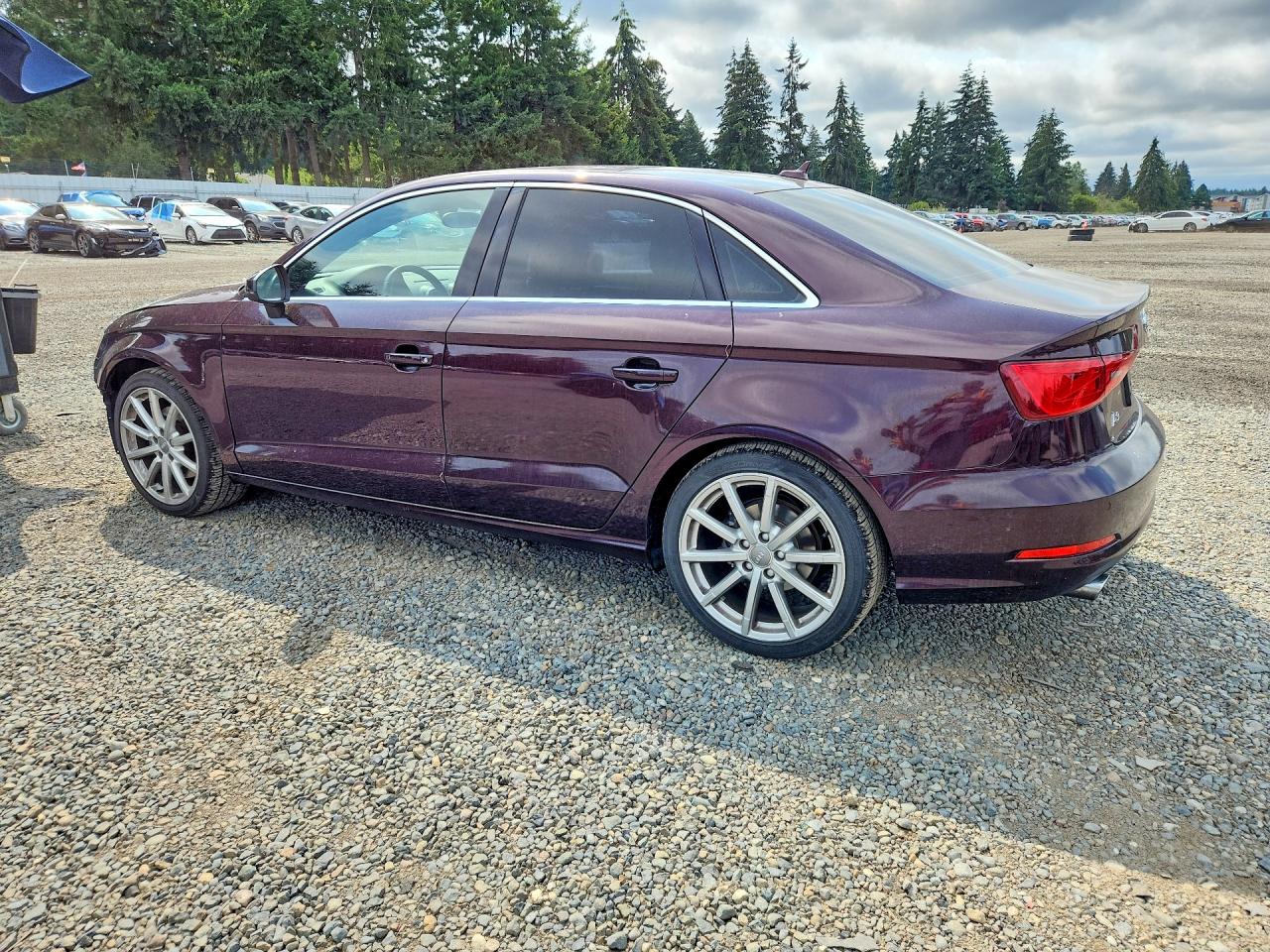 2015 Audi A3 Premium Plus Burgundy vin: WAUEFGFF2F1050004