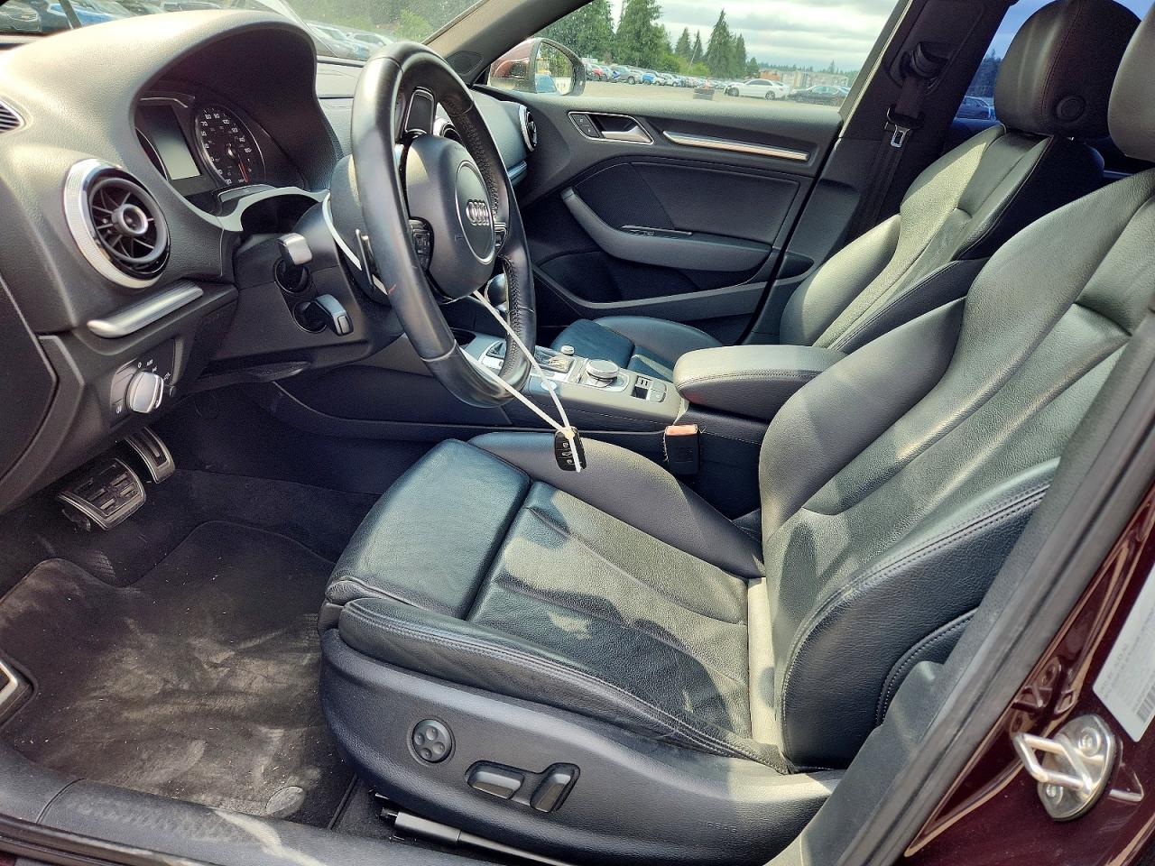 2015 Audi A3 Premium Plus Burgundy vin: WAUEFGFF2F1050004