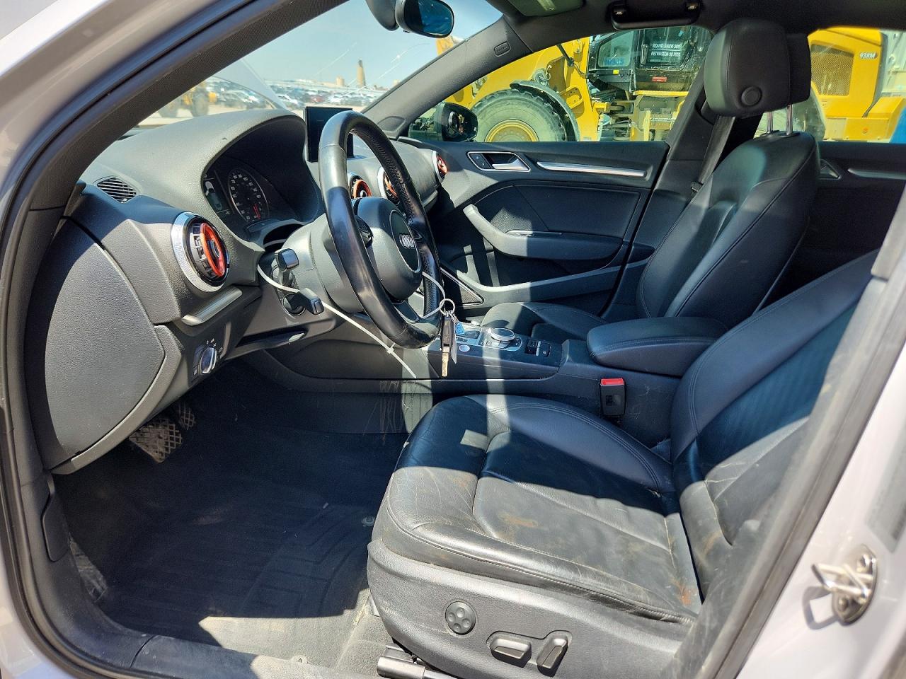 2015 Audi A3 Premium Plus Серебряный vin: WAUEFGFF2F1052867