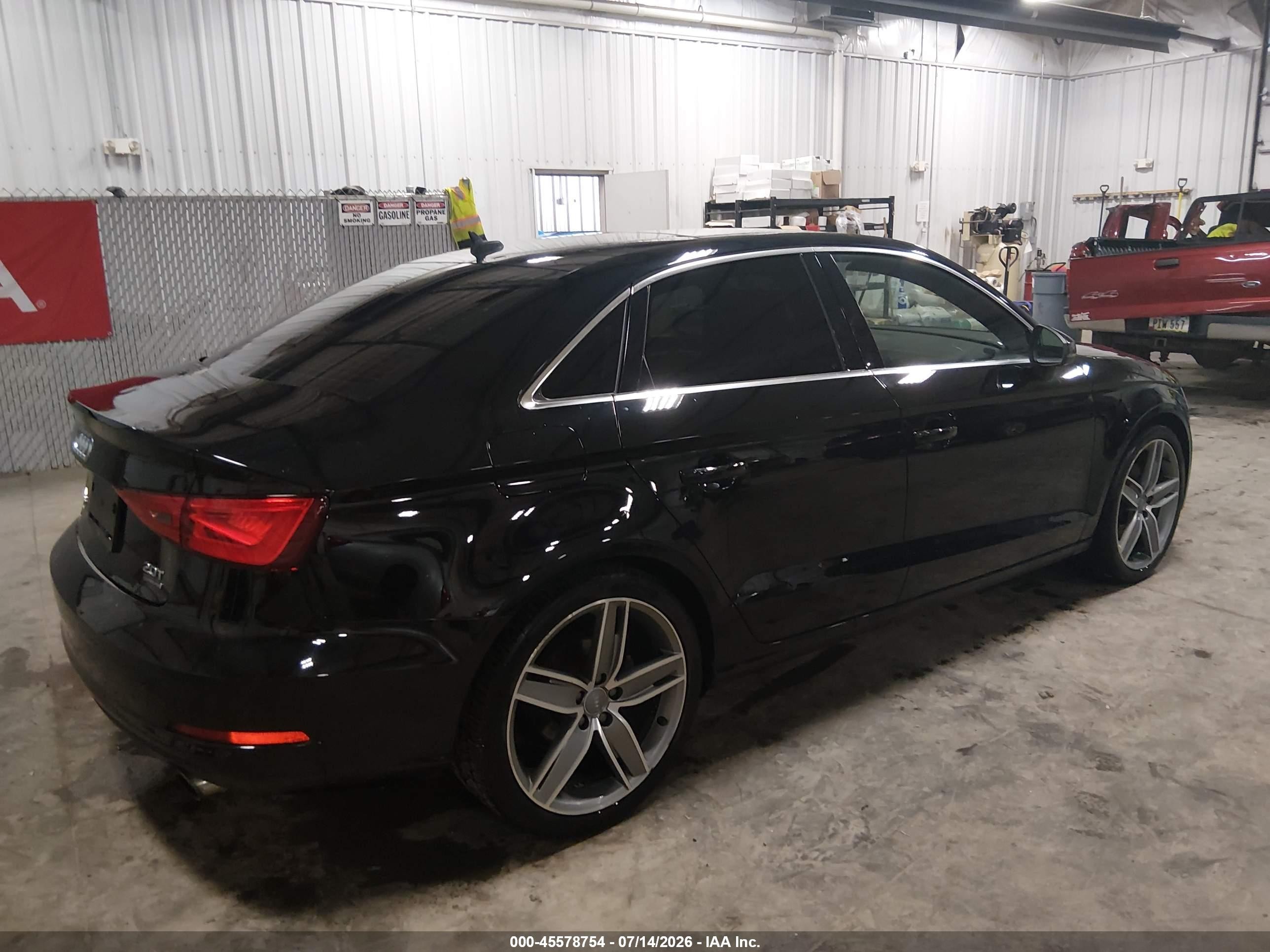 2015 Audi A3 2.0t Premium Черный vin: WAUEFGFF2F1139412