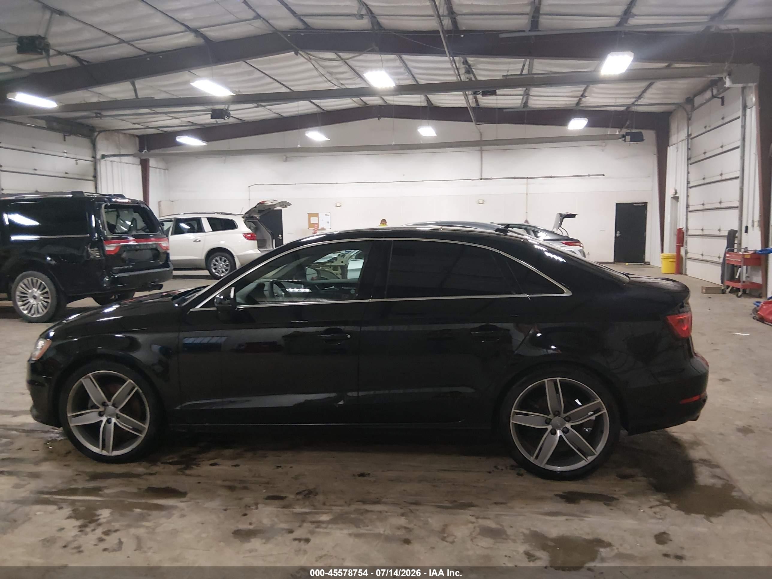 2015 Audi A3 2.0t Premium Черный vin: WAUEFGFF2F1139412