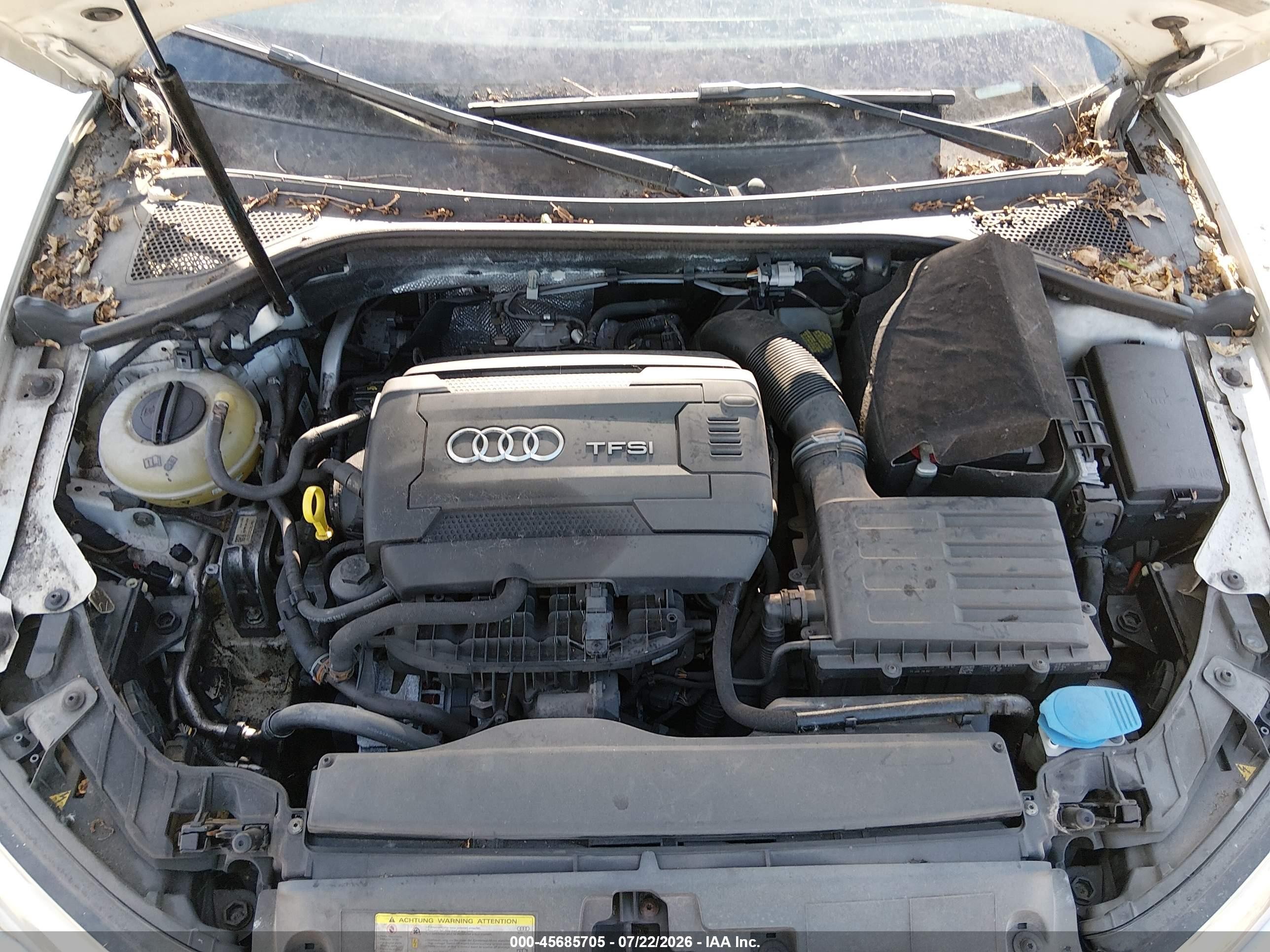 2015 Audi A3 2.0t Premium Белый vin: WAUEFGFF4F1112177