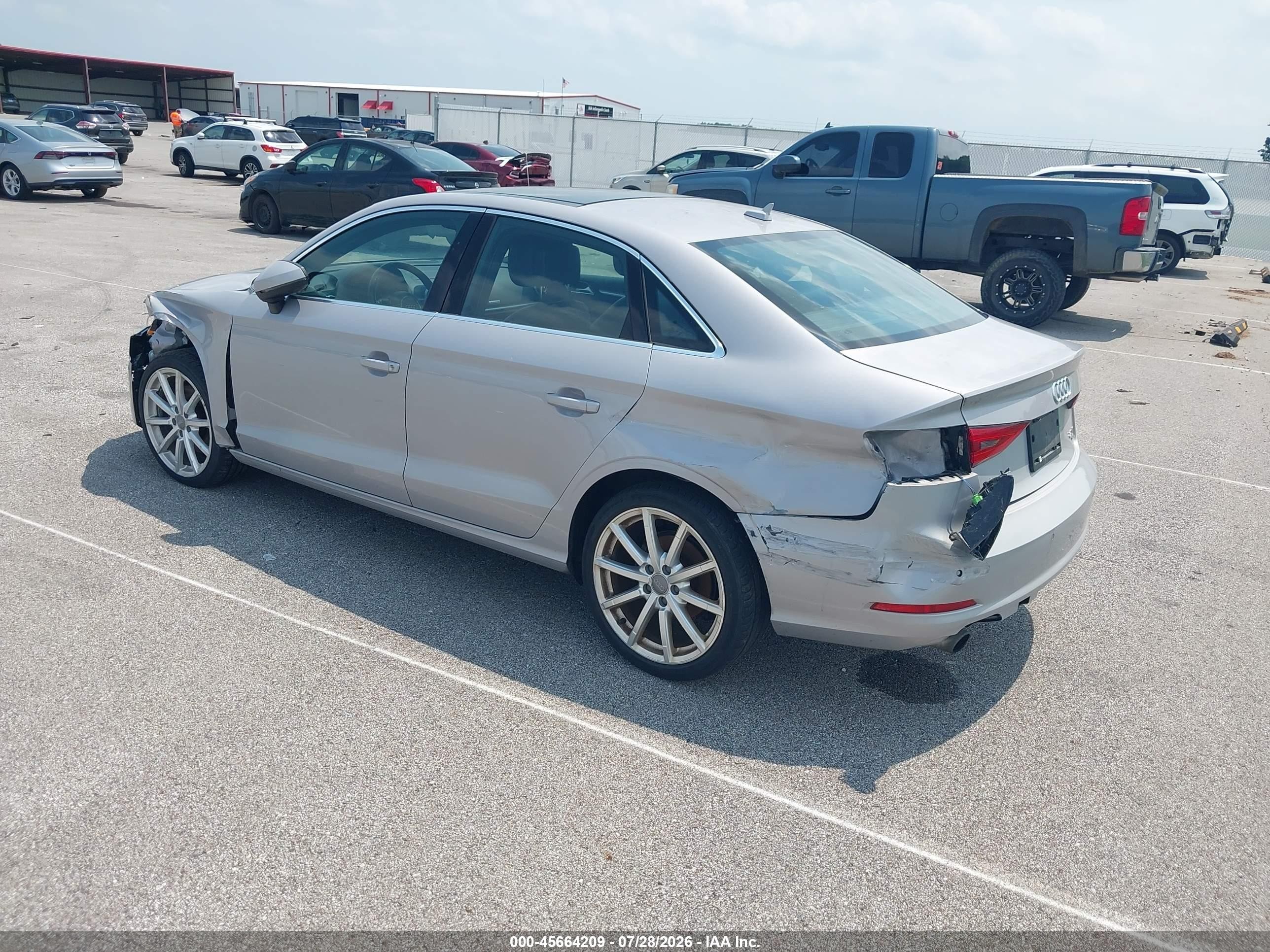 2015 Audi A3 2.0t Premium Серебряный vin: WAUEFGFF7F1069308