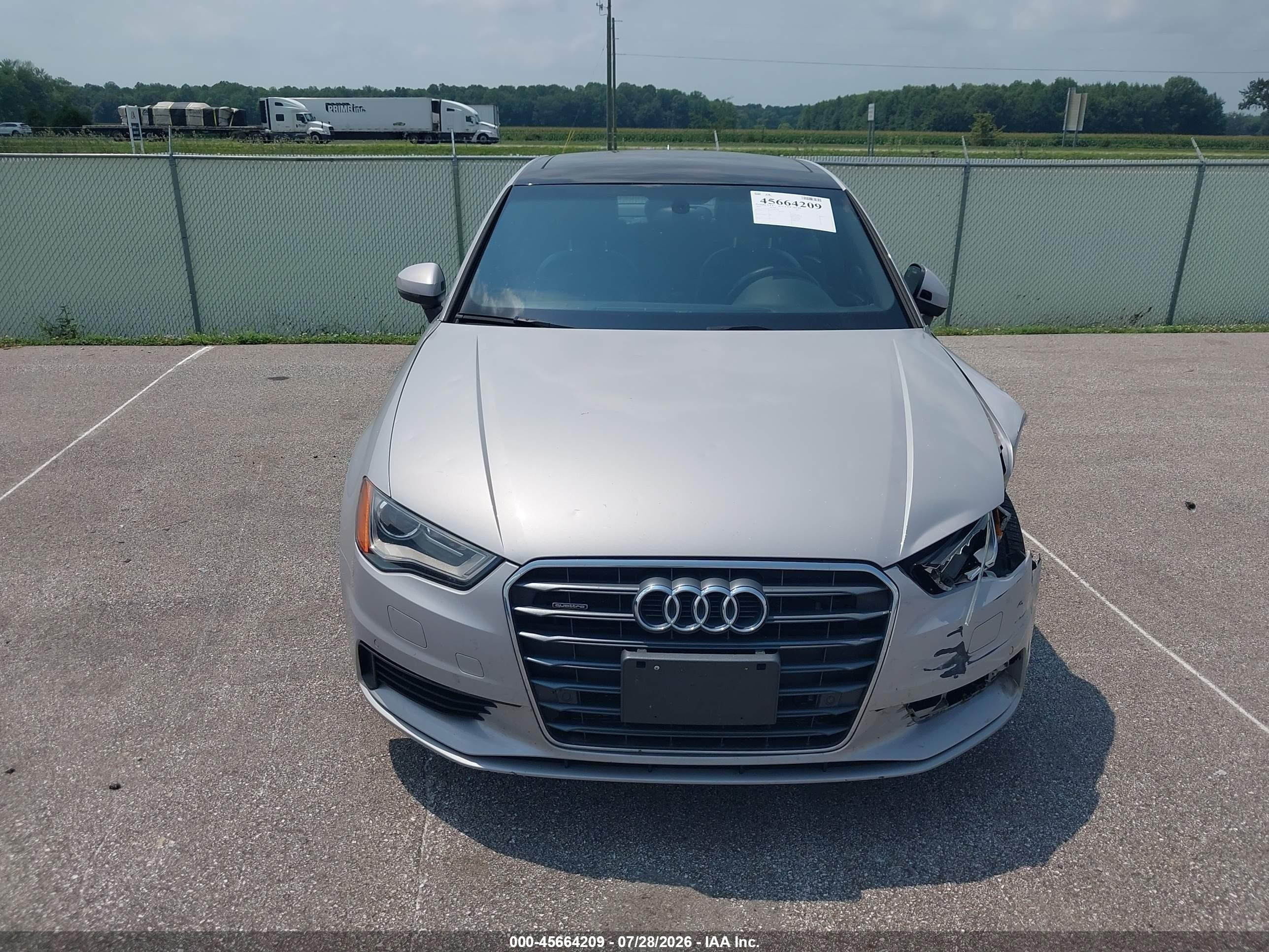2015 Audi A3 2.0t Premium Серебряный vin: WAUEFGFF7F1069308