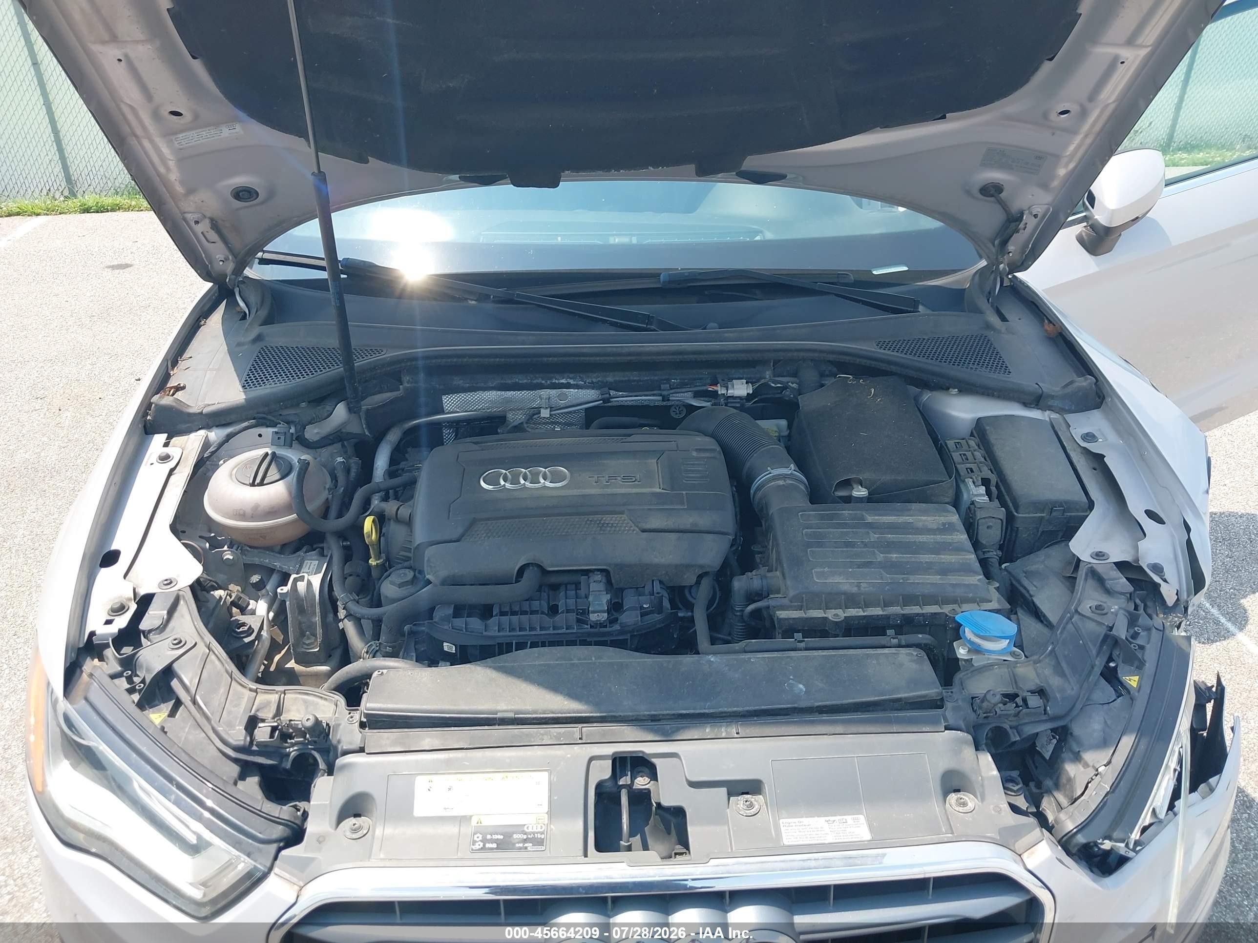 2015 Audi A3 2.0t Premium Серебряный vin: WAUEFGFF7F1069308