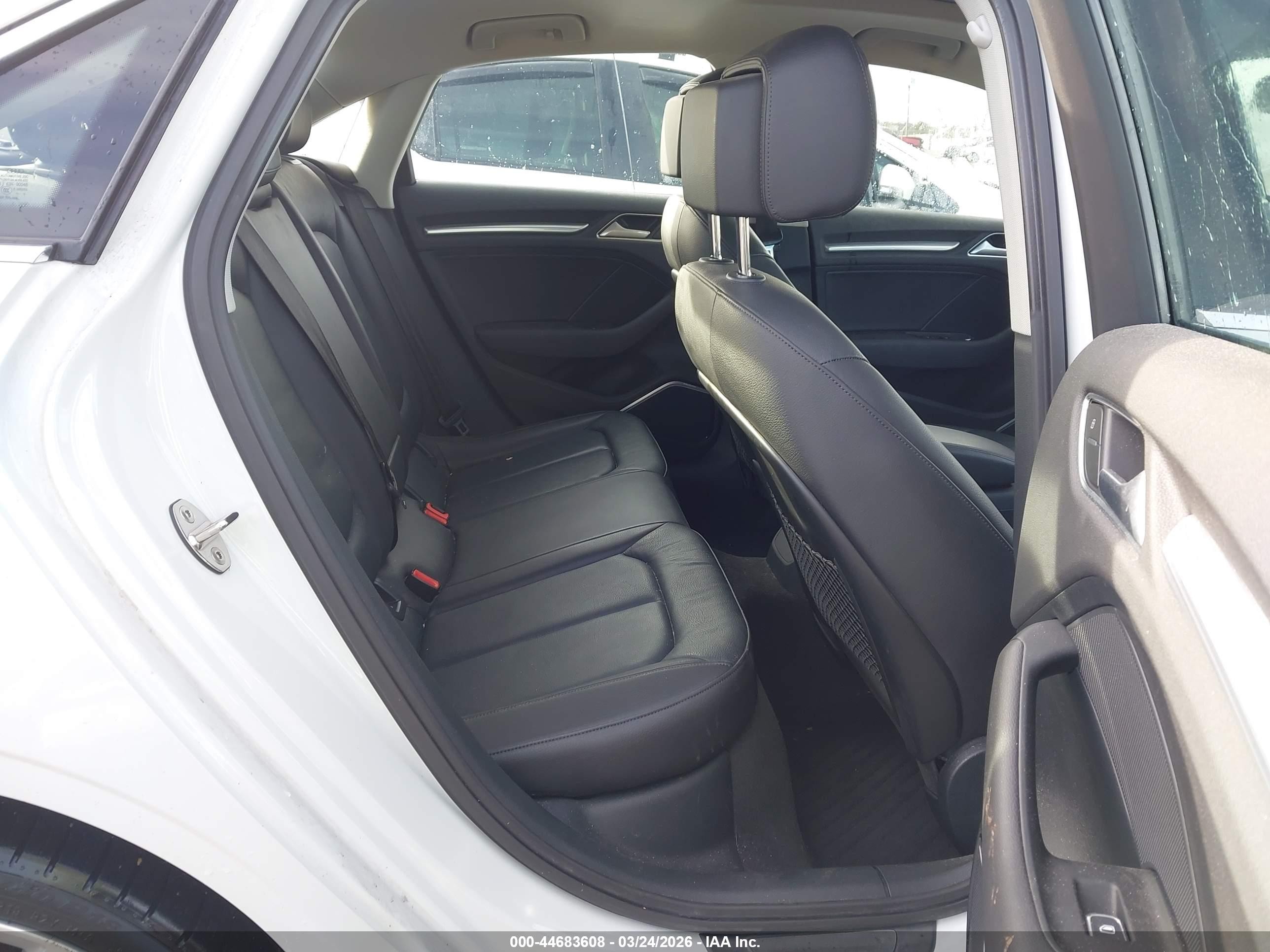 2015 Audi A3 2.0t Premium White vin: WAUEFGFF7F1121150