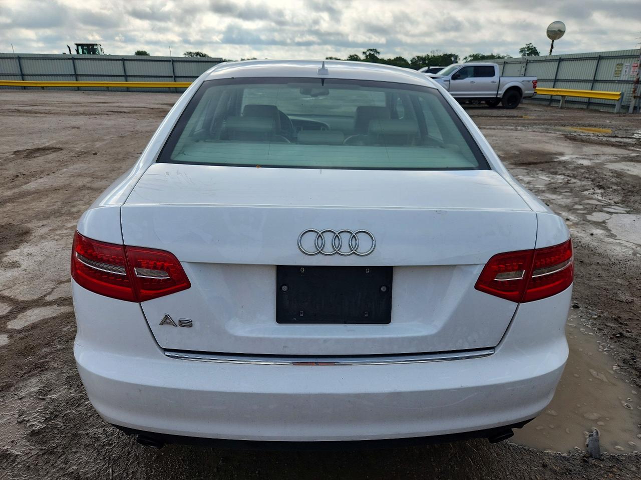2010 Audi A6 Premium Plus White vin: WAUEKAFB9AN010087