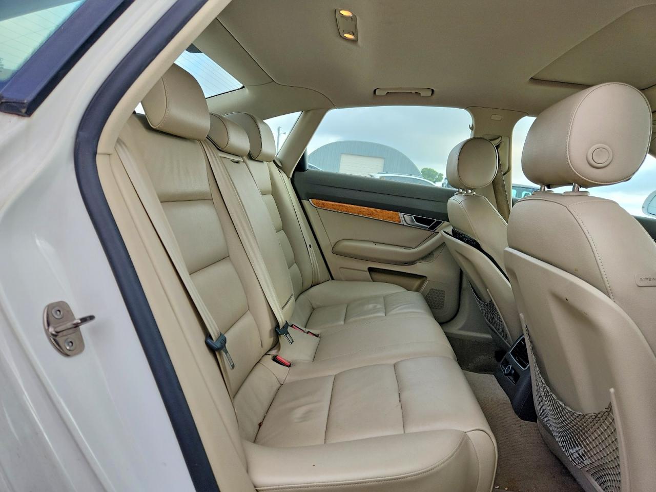 2010 Audi A6 Premium Plus White vin: WAUEKAFB9AN010087